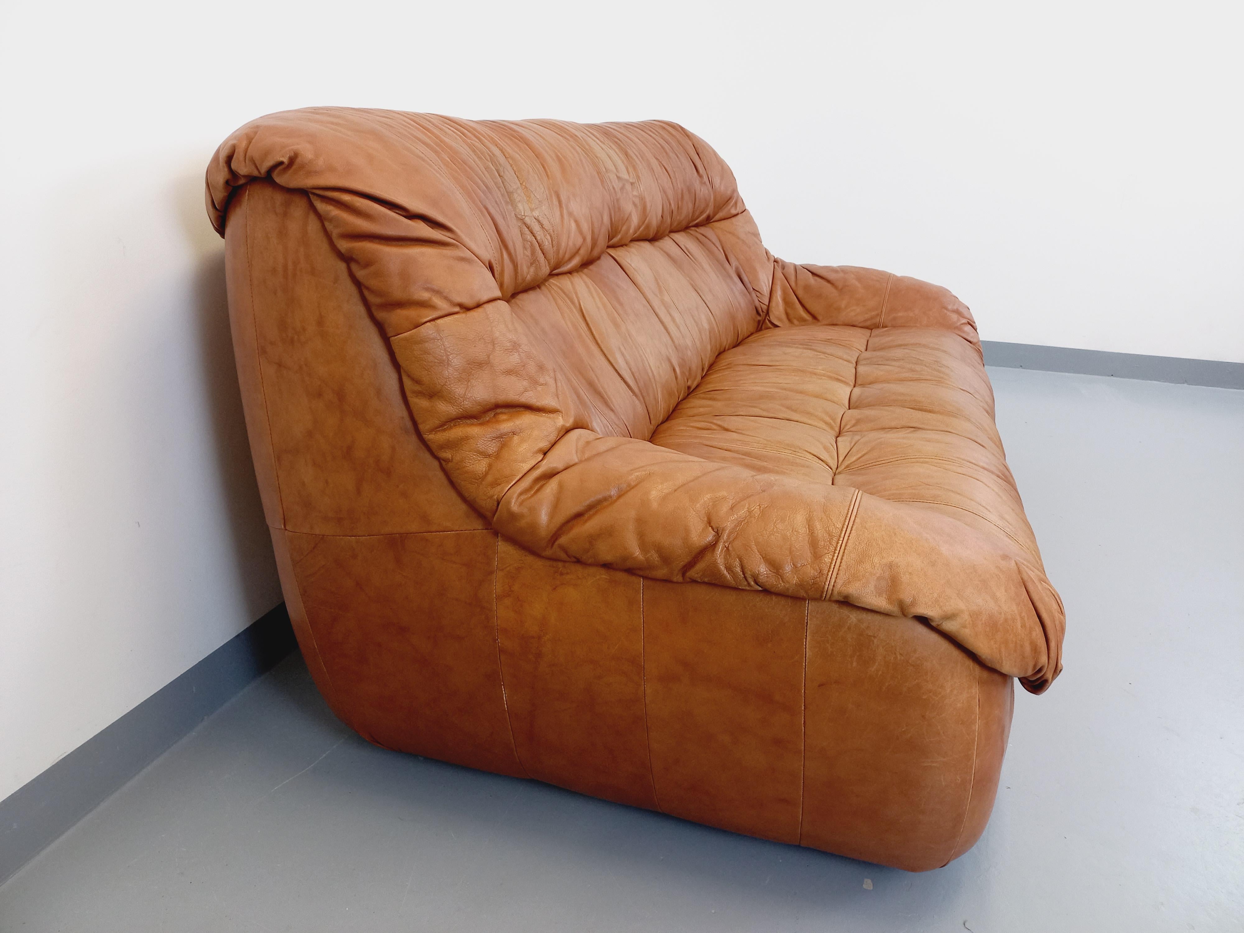 Canapé vintage en cuir cognac des années 70 2