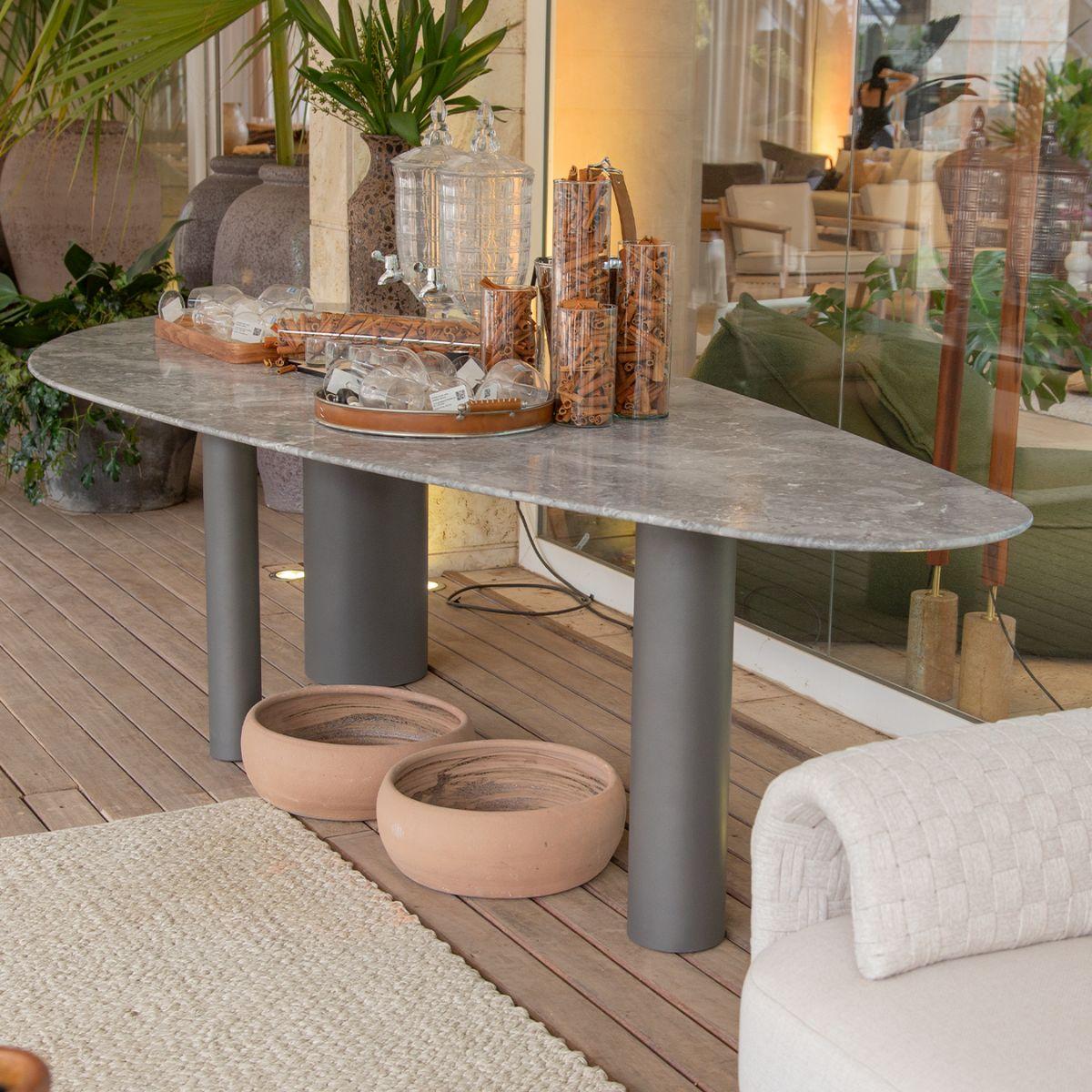 Canarias Dining Table — Contemporary and Modern Elegance For Sale 3
