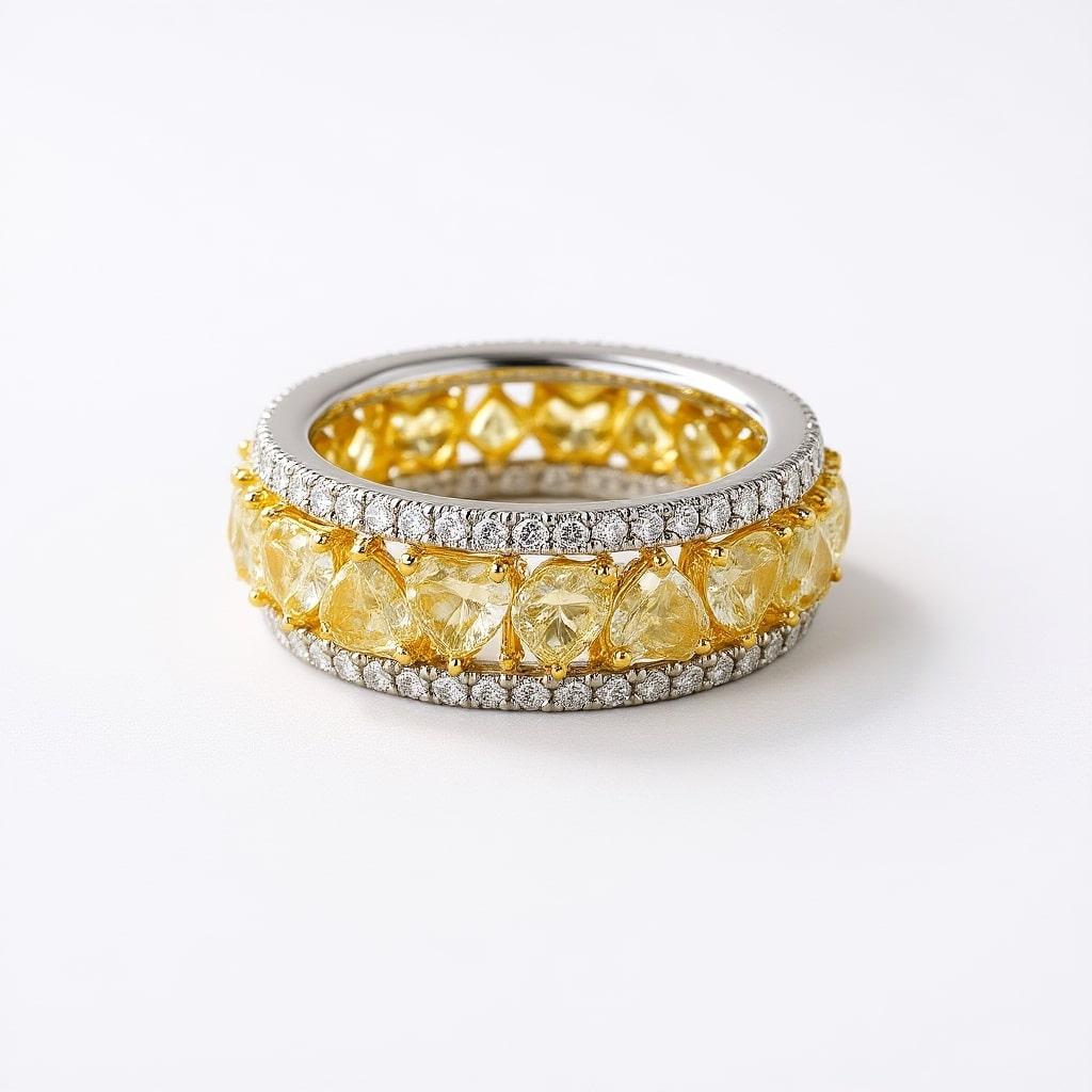 En vente :  Bague d'éternité en or jaune 18K à double rangée de diamants Canary 4