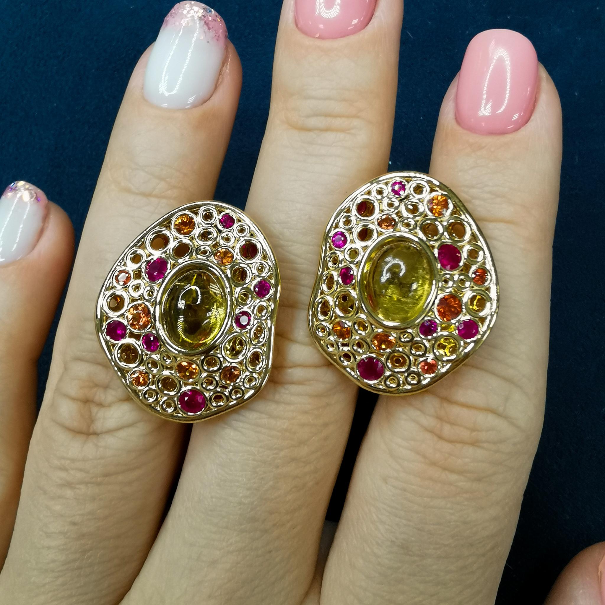 Contemporary Canary Tourmaline 5.67 Carat Ruby Sapphires 18 Karat Yellow Gold Bubble Earrings For Sale