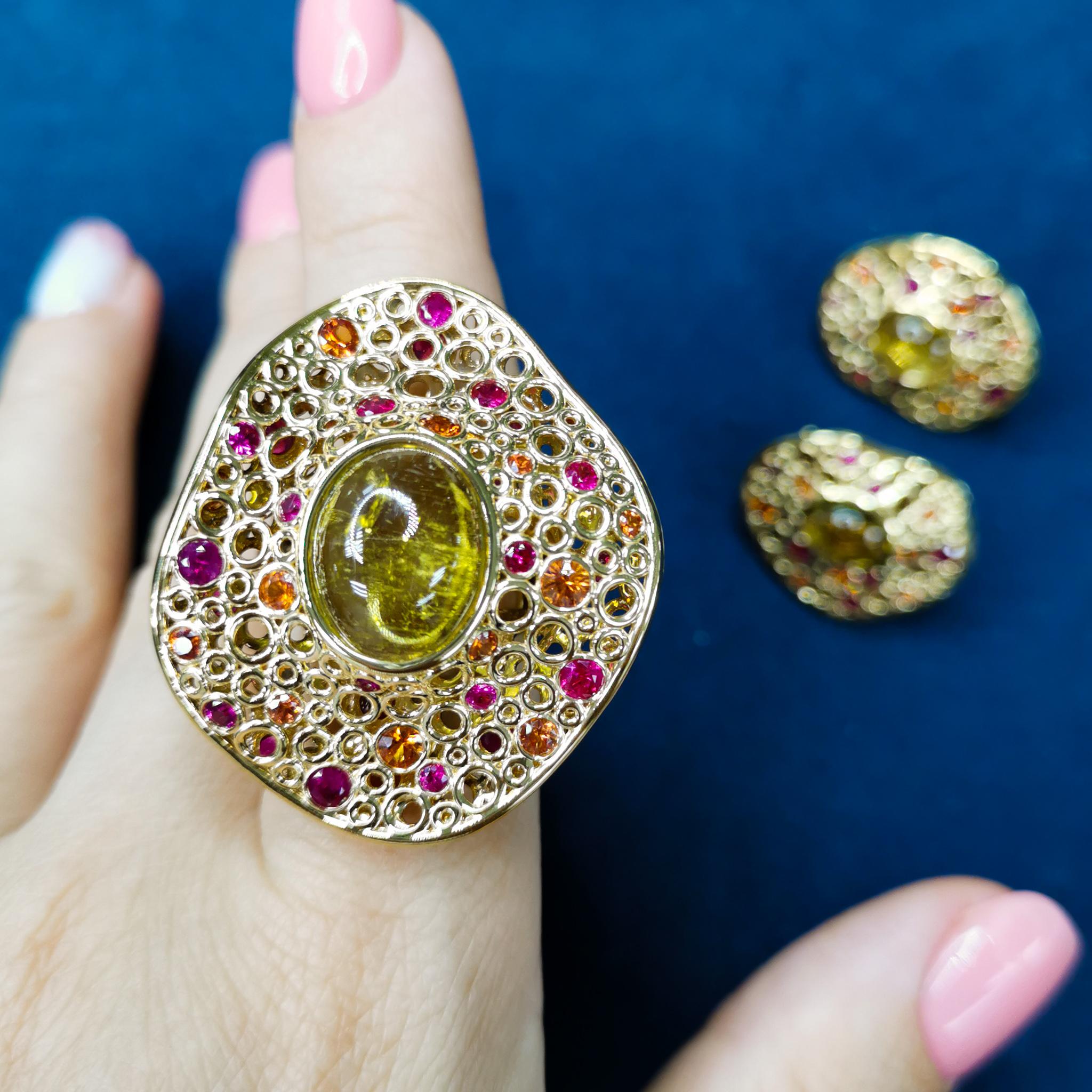 Canary Tourmaline 8.13 Carat Rubies Sapphires 18 Karat Yellow Gold Bubbles Ring In New Condition For Sale In Bangkok, TH