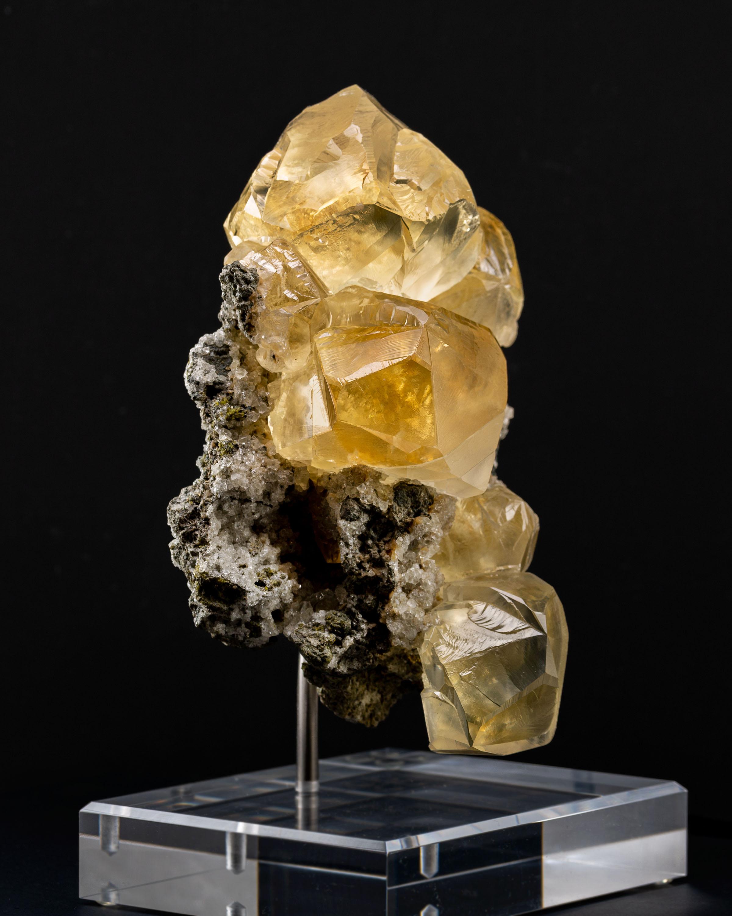 18th Century and Earlier Canary Yellow Calcite Mineral Specimen – Rudny, Kazakhstan For Sale