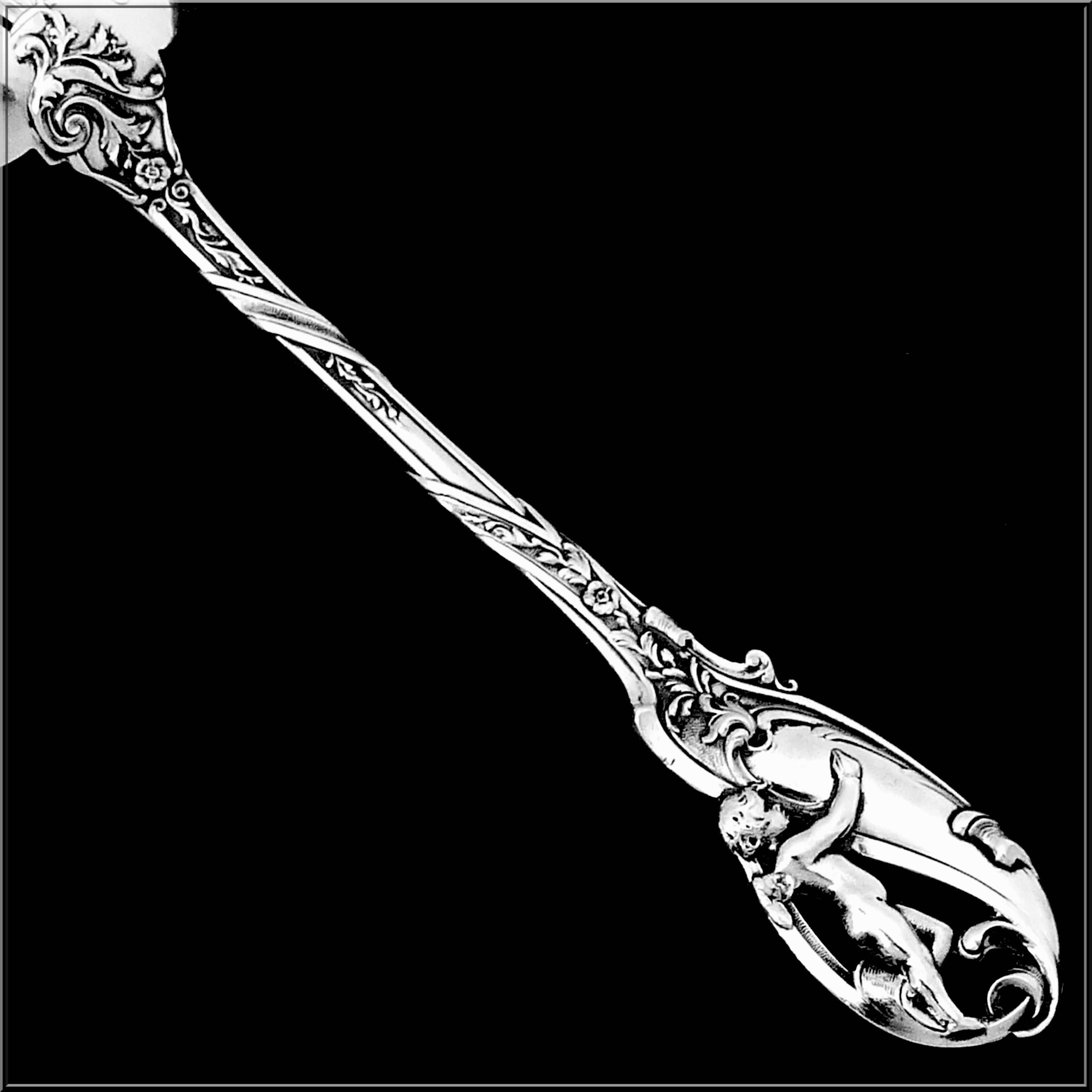 Canaux Masterpiece French Sterling Silver Sugar Sifter Spoon, Cherub In Good Condition For Sale In TRIAIZE, PAYS DE LOIRE