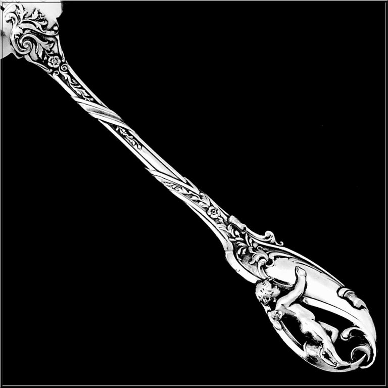 Canaux Masterpiece French Sterling Silver Sugar Sifter Spoon, Cherub In Good Condition For Sale In TRIAIZE, PAYS DE LOIRE