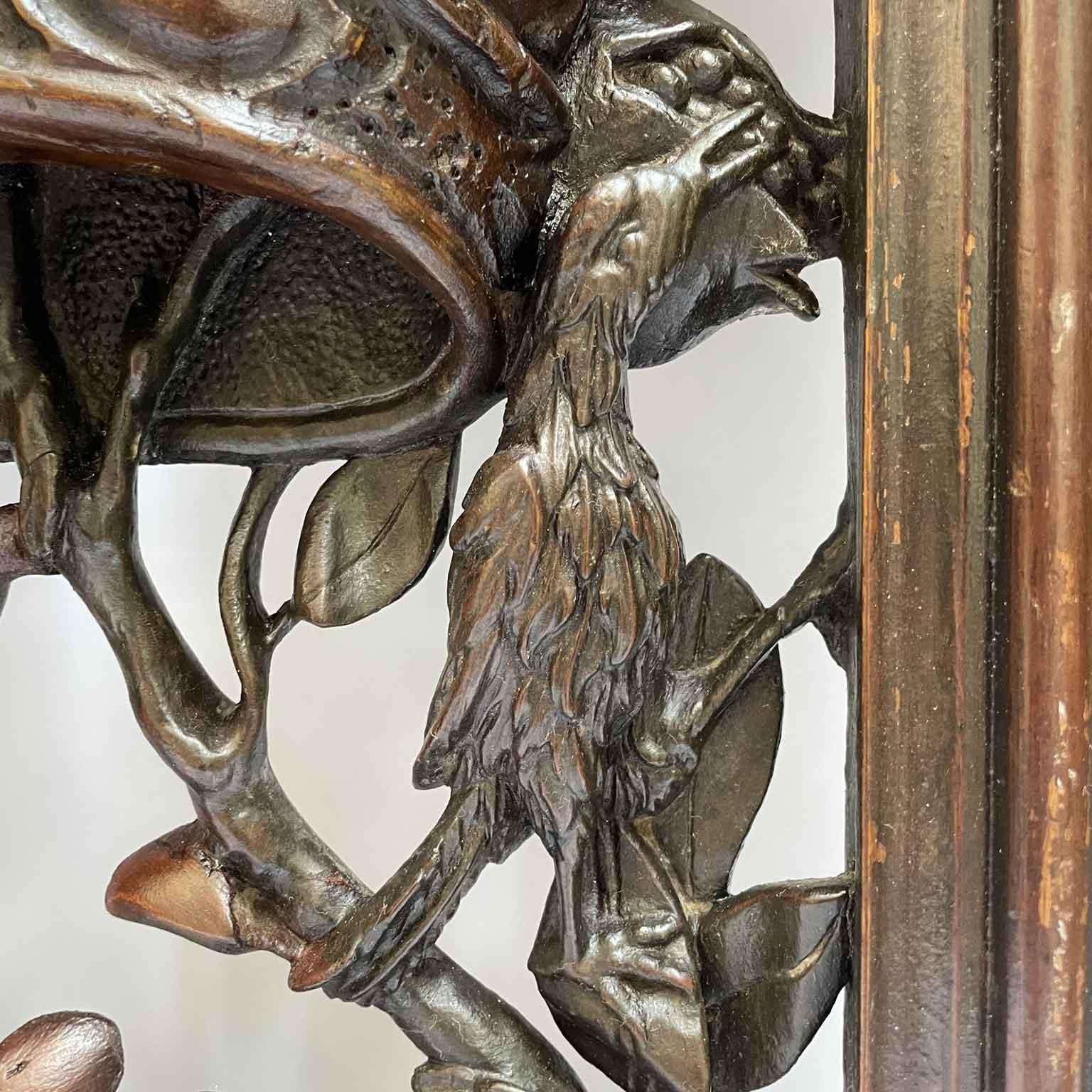Italienisches zweiflügeliges Kapellentor der Louis XV-Ära aus geschnitztem Nussbaum im Zustand „Gut“ im Angebot in Milano, MI