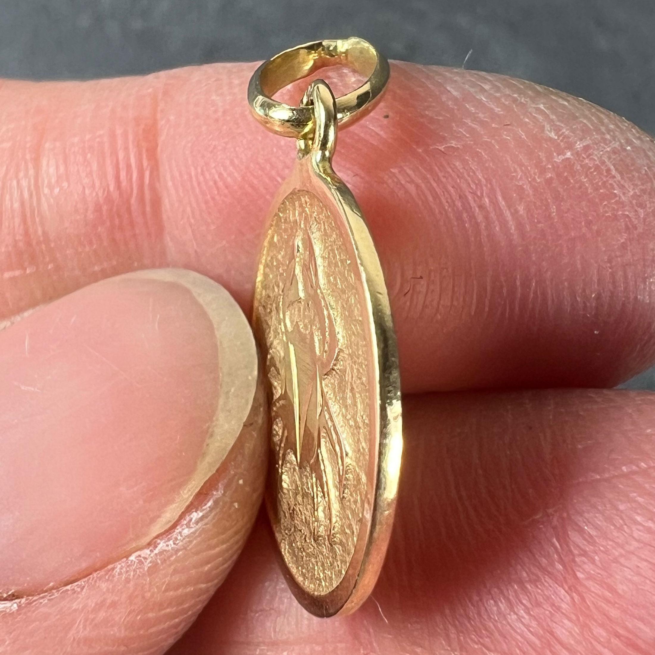 Cancer Starsign Zodiac 18K Yellow Gold Charm Medal Pendant in vendita 3
