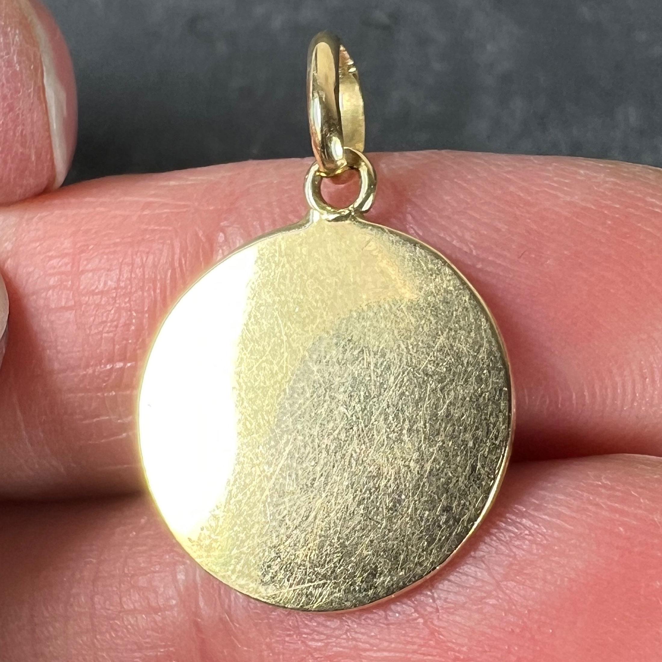 Cancer Starsign Zodiac 18K Yellow Gold Charm Medal Pendant in vendita 4