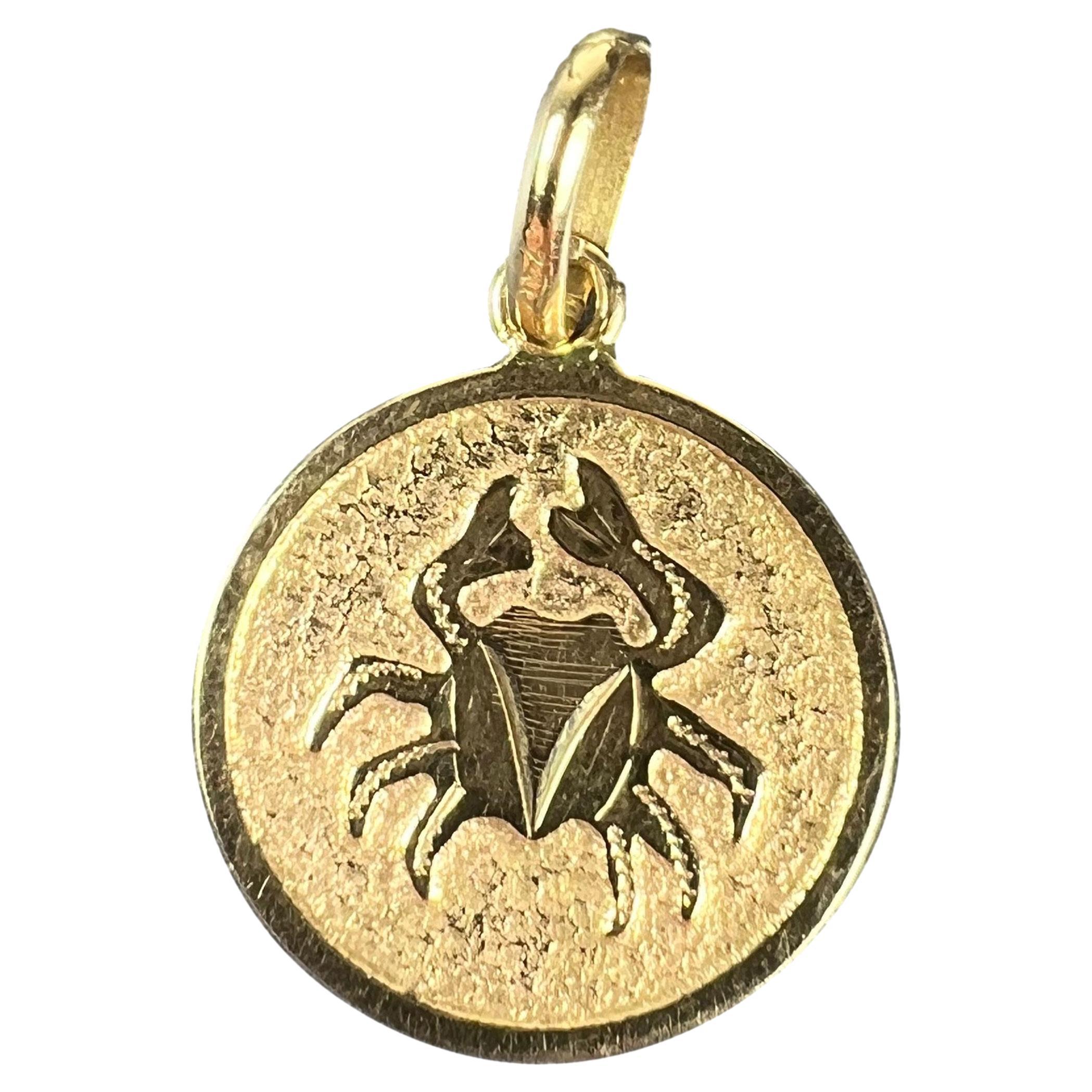 Cancer Starsign Zodiac 18K Yellow Gold Charm Medal Pendant