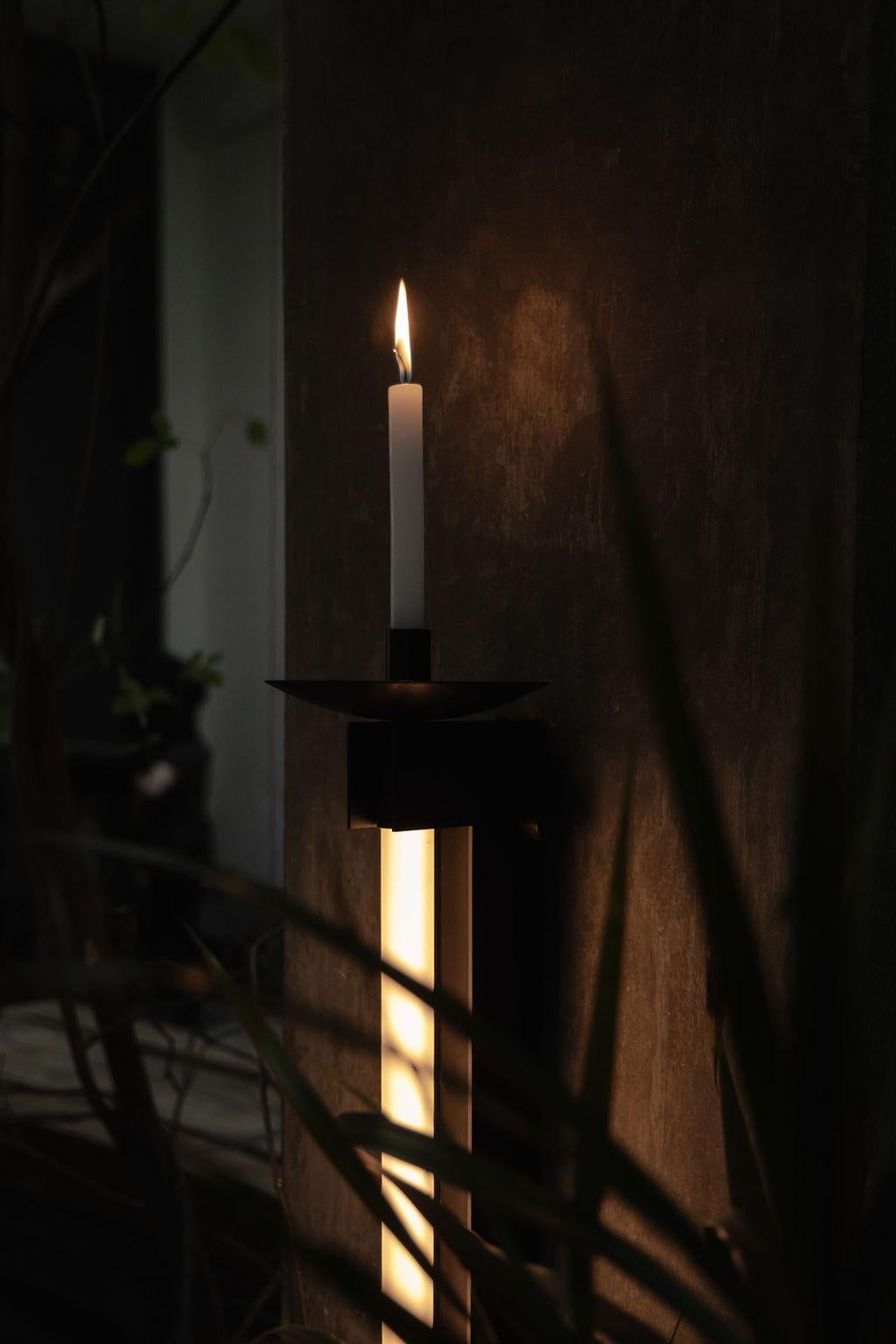 Candela Lámpara de mesa de acero ennegrecido con vela by Nuumbra Moderno en venta