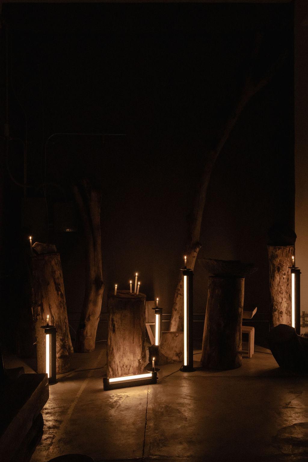 Candela Lámpara de mesa de acero ennegrecido con vela by Nuumbra Acero en venta