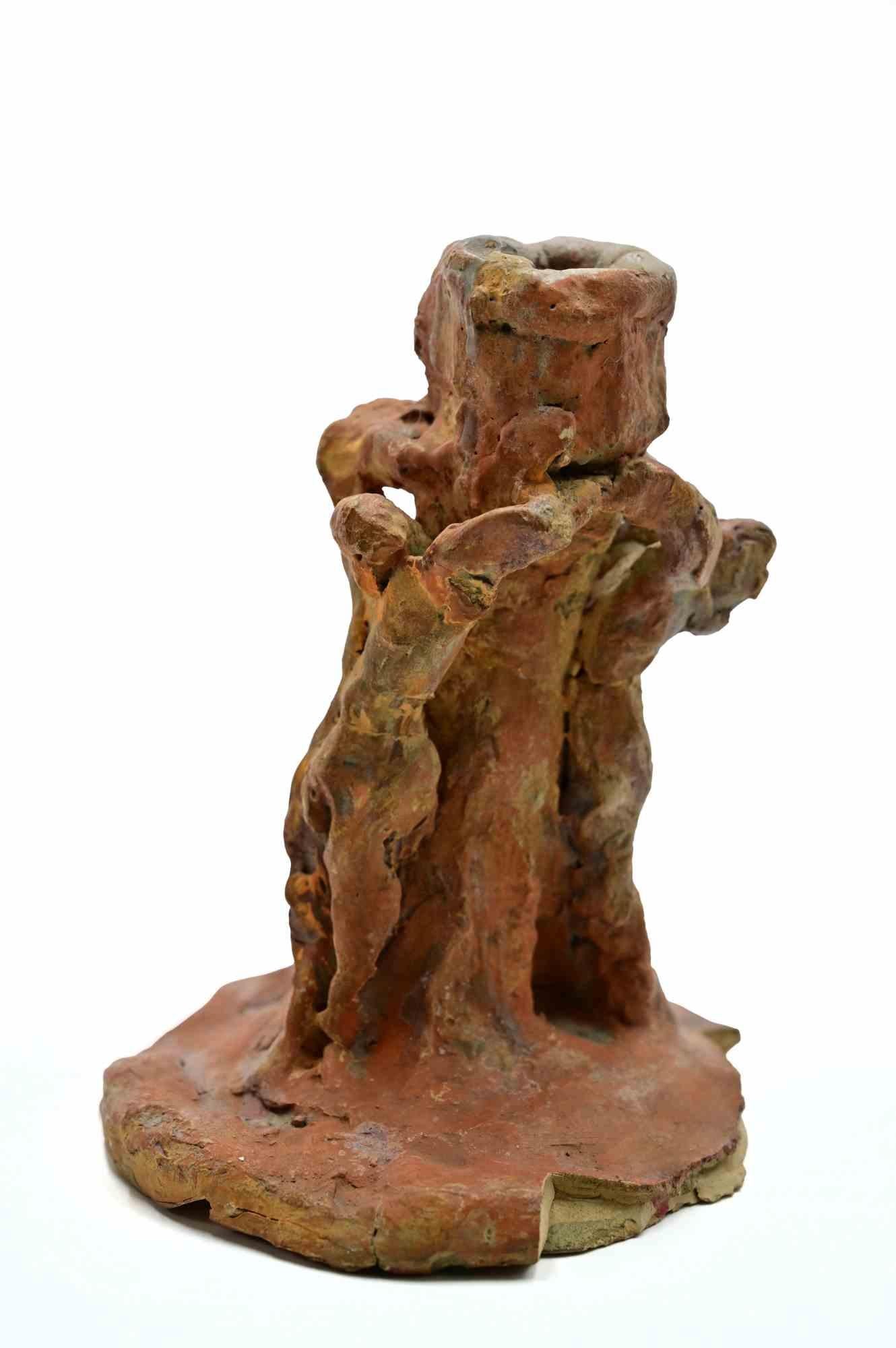 Scultura in terracotta dipinta realizzata da Sirio Pellegrini negli anni Sessanta.

Buone condizioni.

Sirio Pellegrini, nato a Roma il 1 marzo 1922, di origini abruzzesi (Capestrano), ha trascorso gli anni dell'infanzia a Roma, nel cuore della