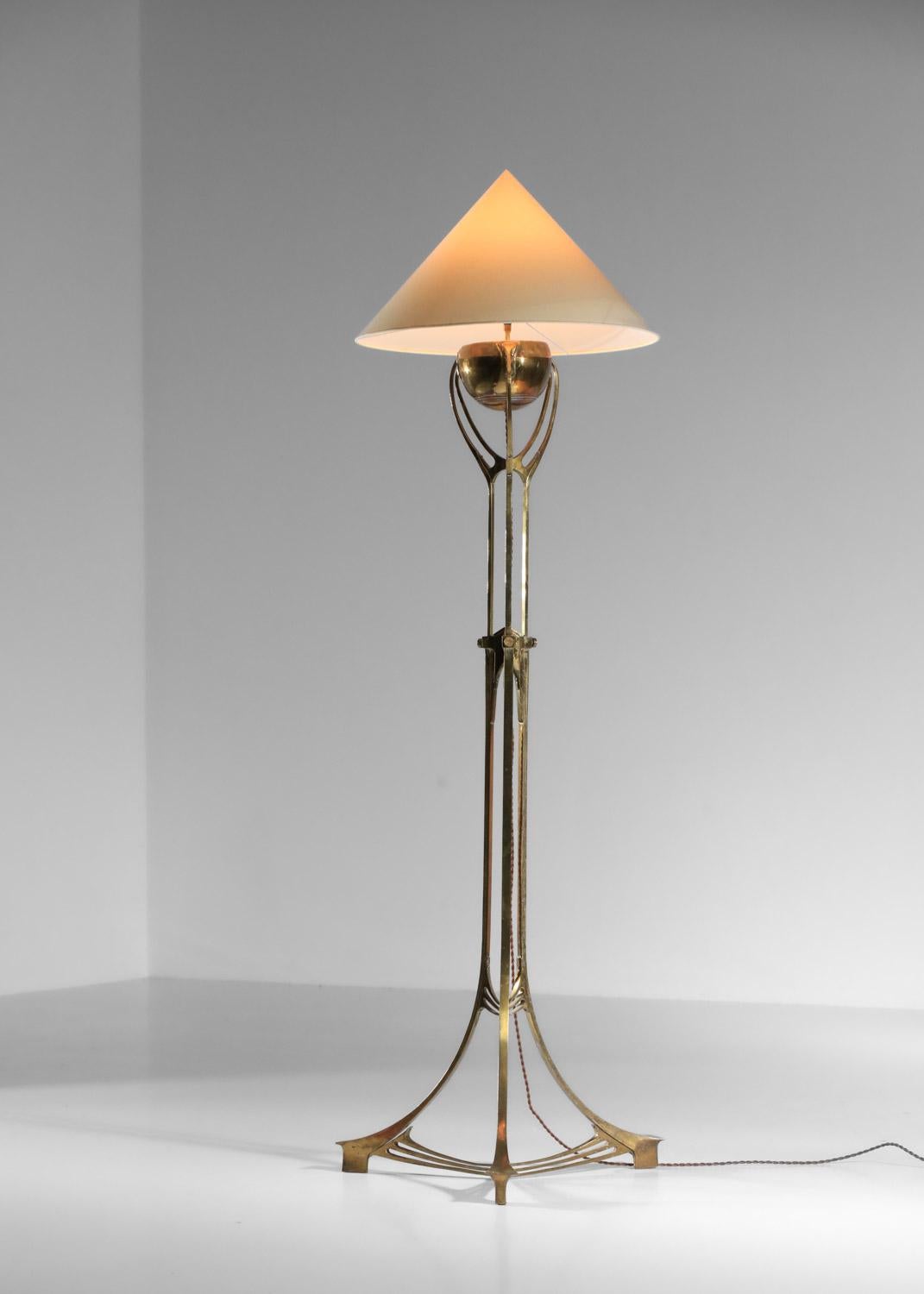candelabra mounted as an art nouveau floor lamp in solid brass from the 40s In Good Condition For Sale In Ternay, Auvergne-Rhône-Alpes