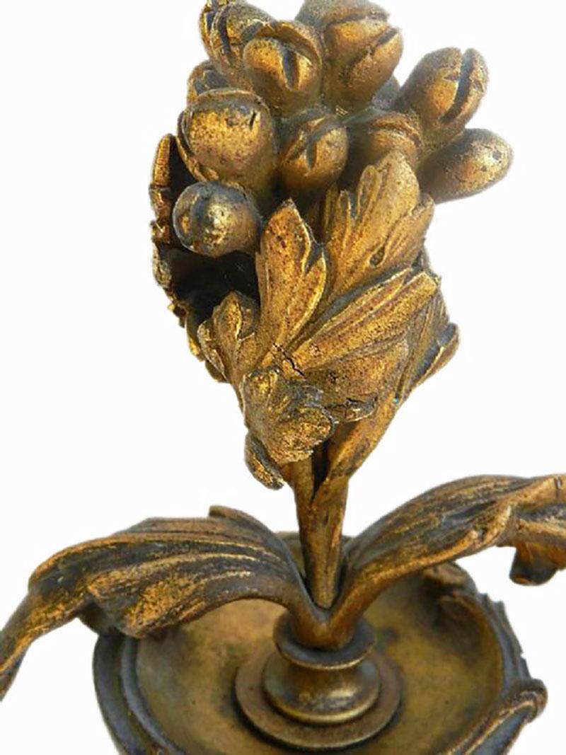 Français Candélabres français en bronze doré de style Louis XV, vers 1850  en vente
