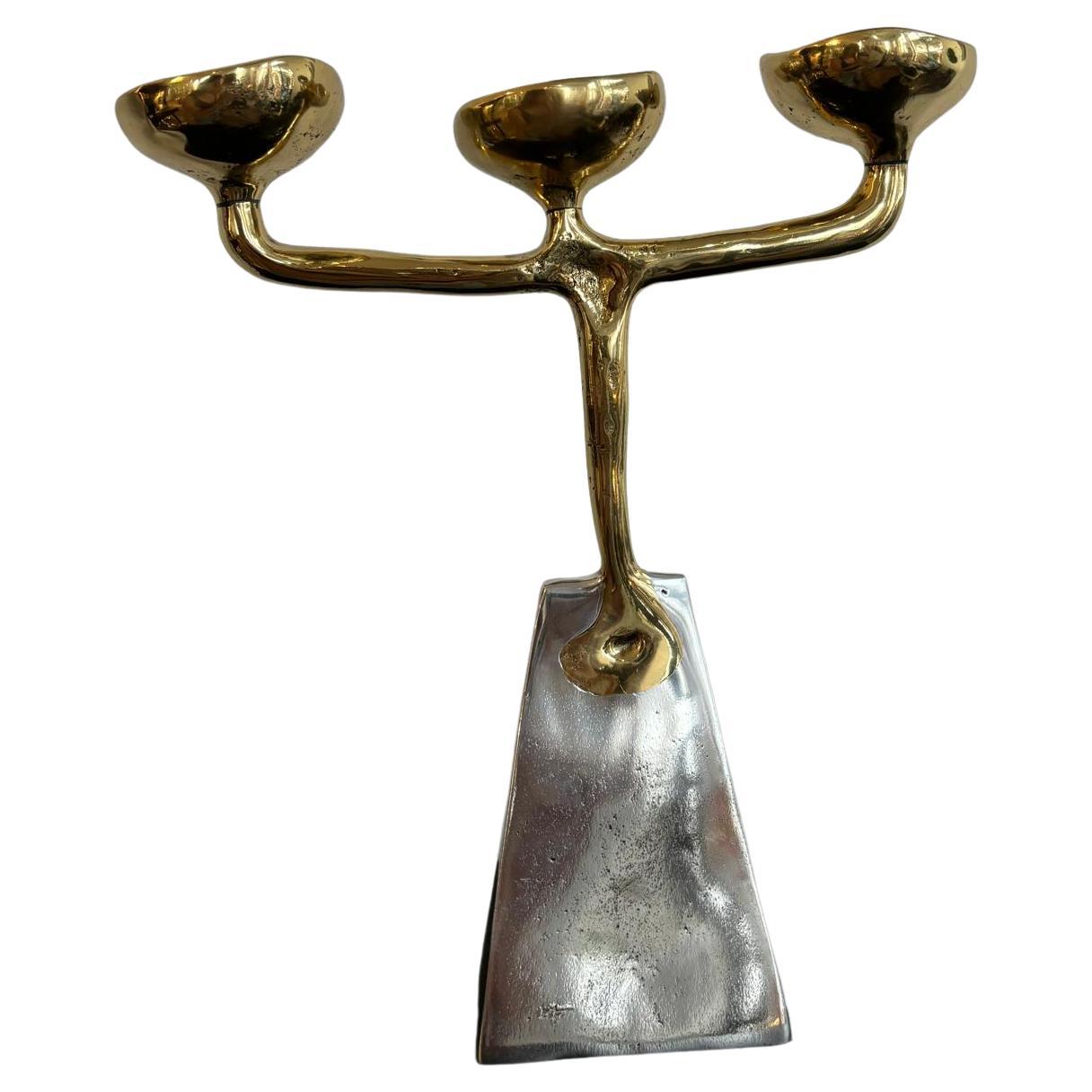 Candélabre Piramide III G016 fabriqué à la main en laiton moulé et aluminium