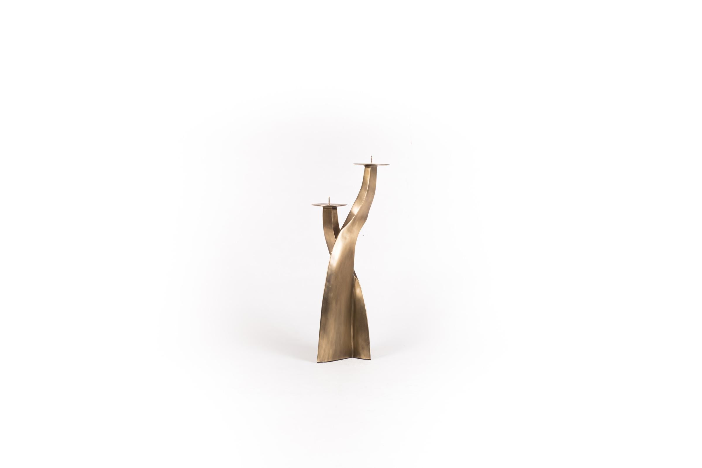 Candélabre à base sculpturale en laiton patiné bronze de Patrick Coard, Paris en vente 3