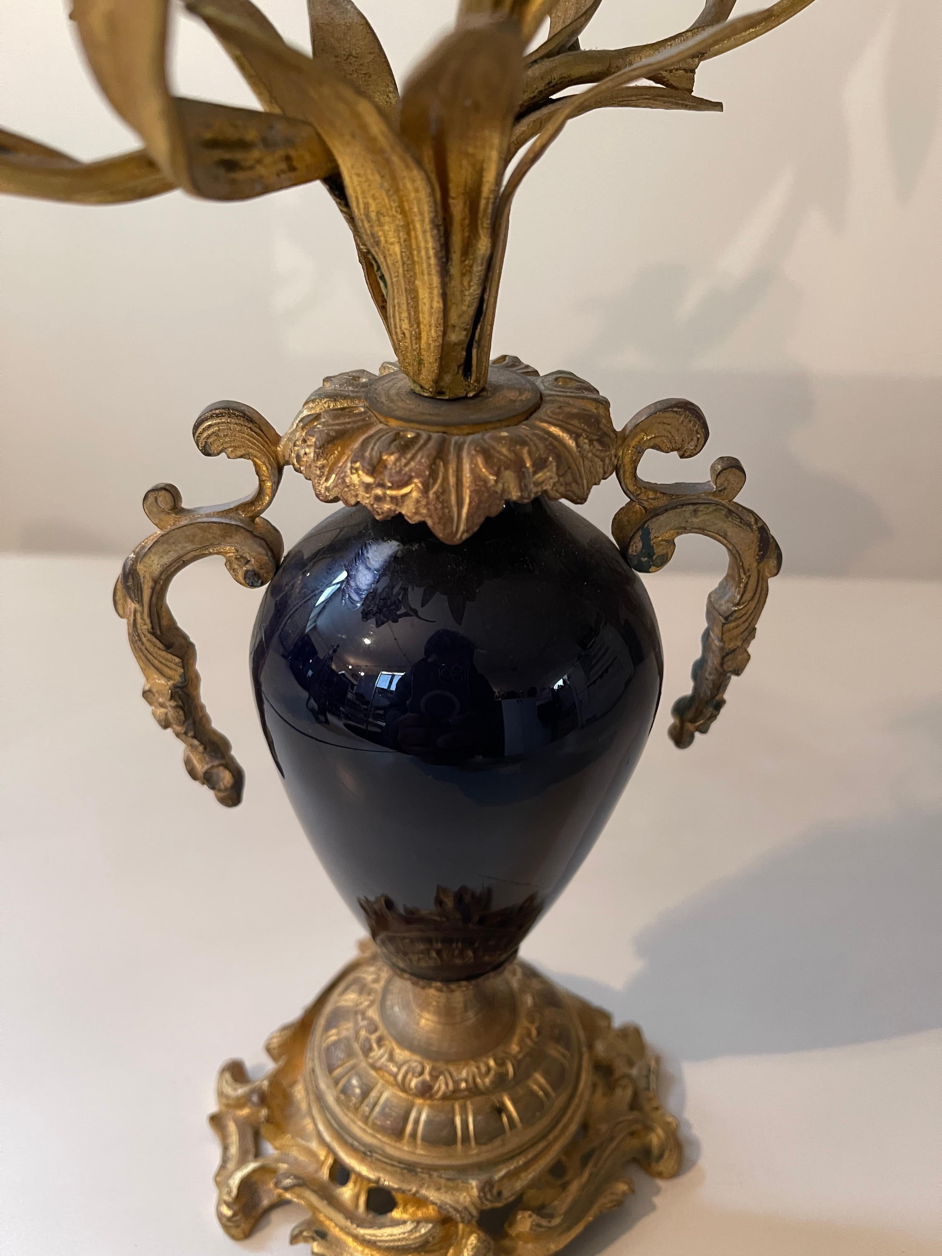 Autre Chandelier de style parisien en bronze ancien et porcelaine en vente