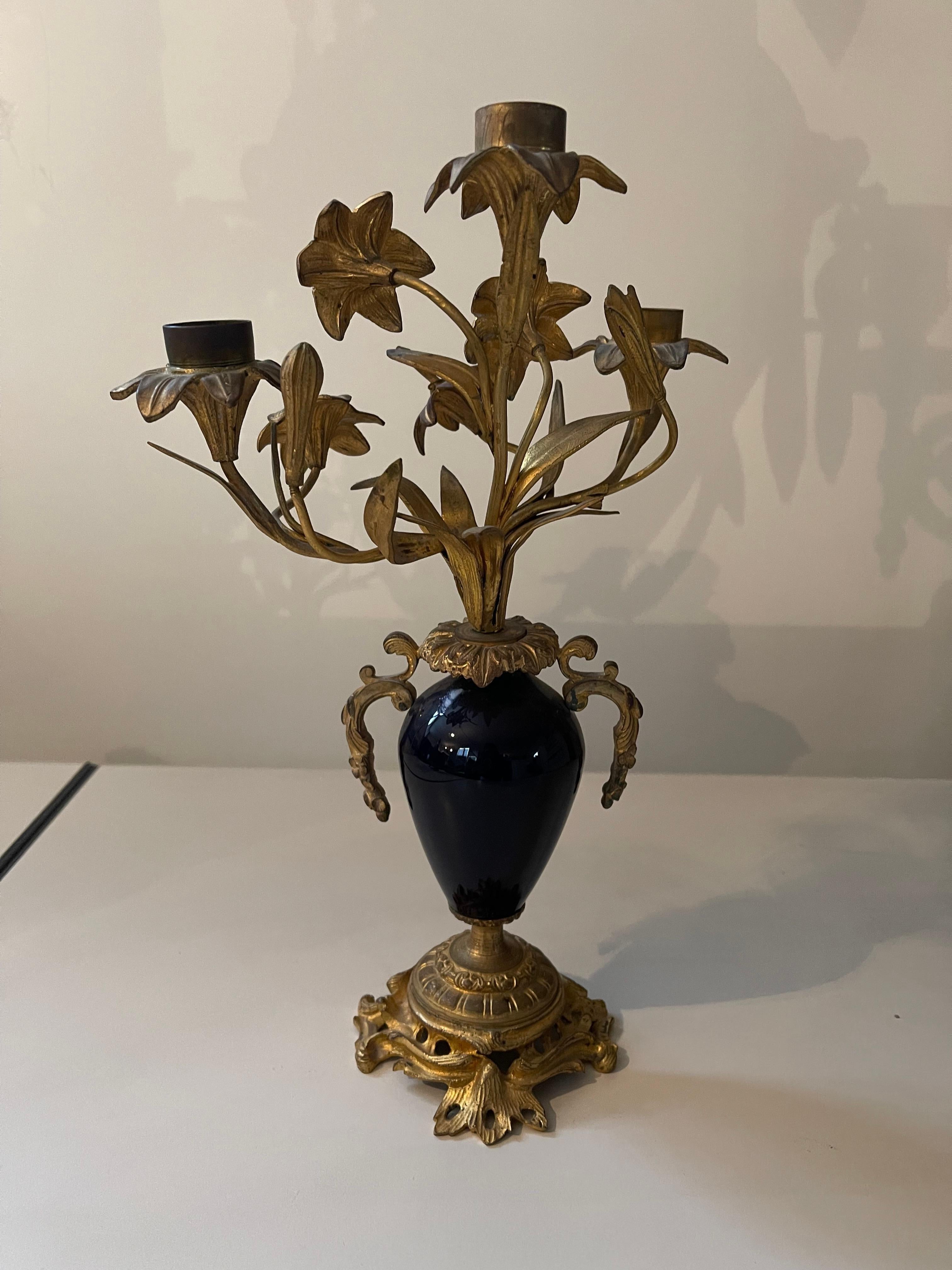 19th Century Chandelier de style parisien en bronze ancien et porcelaine en vente