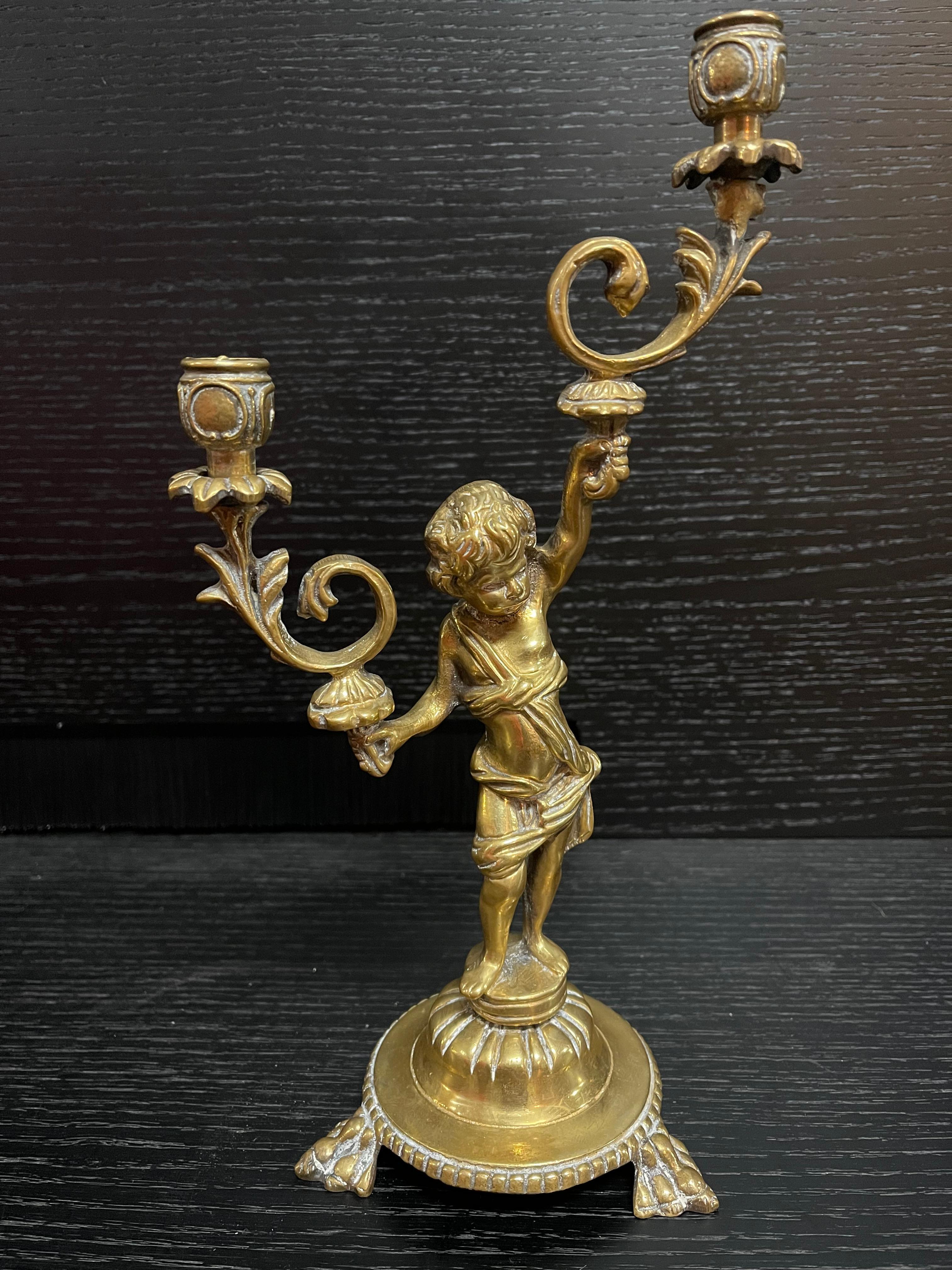 Mid-20th Century Chandelier dorado en bronze antique en vente