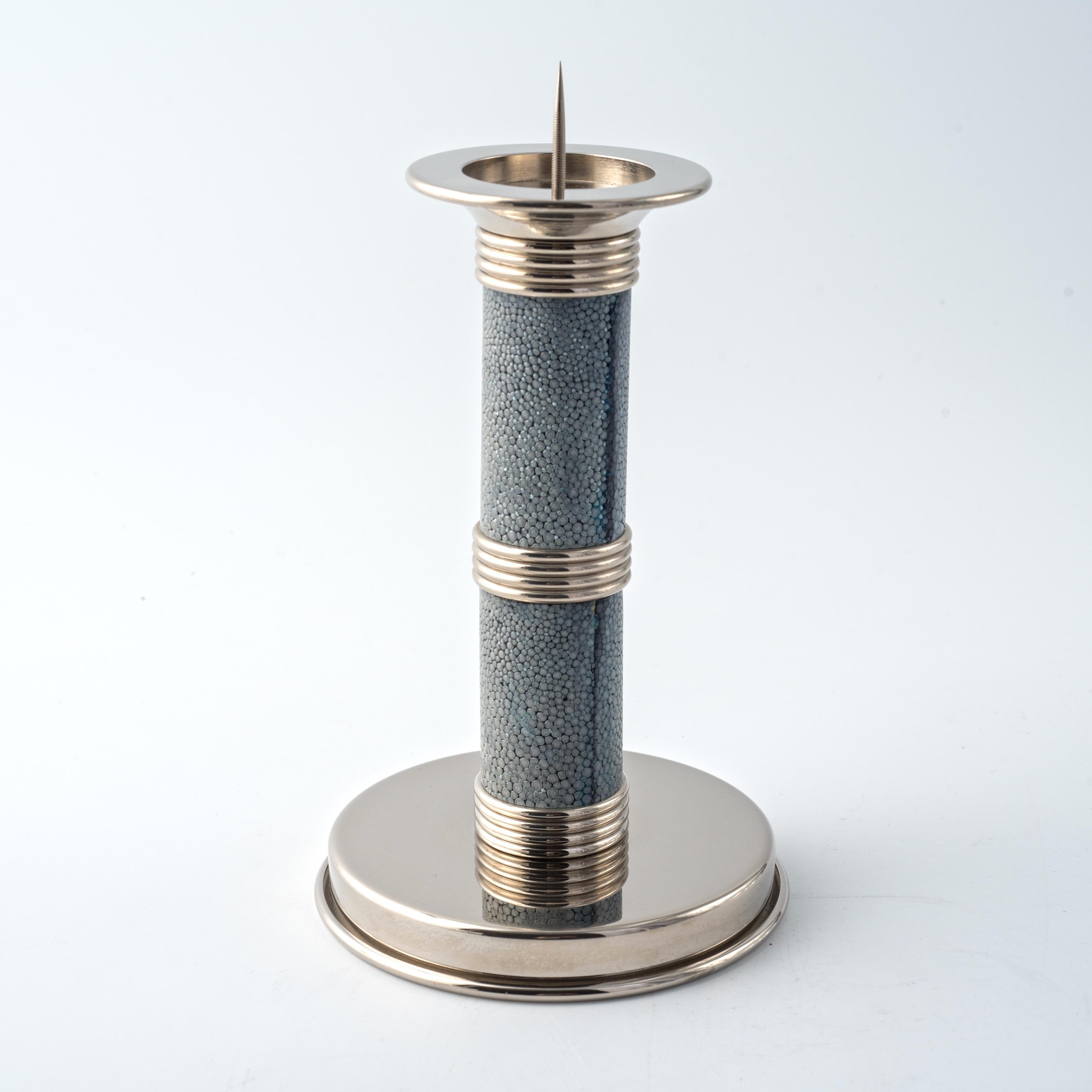Italian Candeliere Moderno in Pelle Shagreen Celeste – Collezione GALUCHARME in vendita
