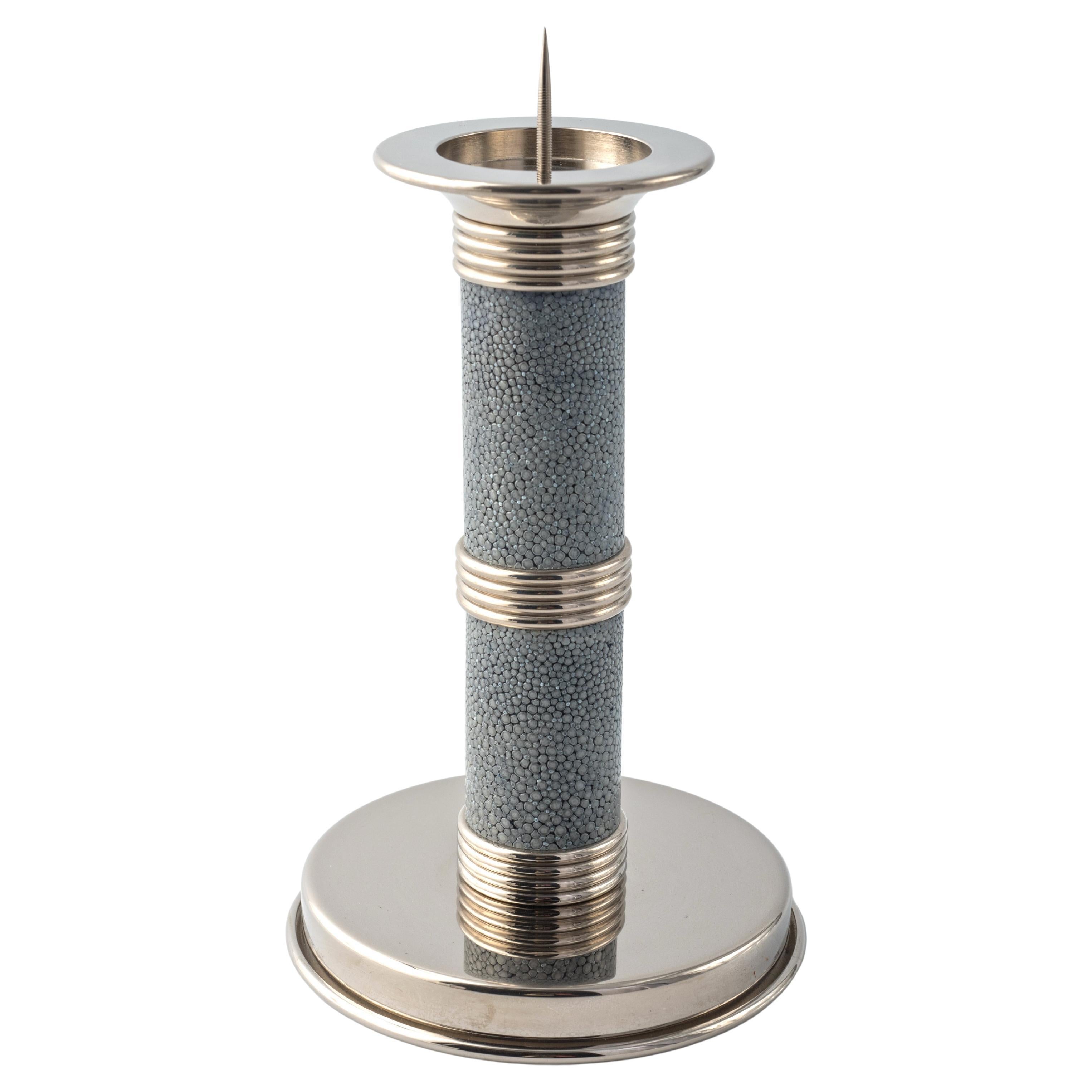 Candelero moderno de cuero Shagreen Celeste - Colección GALUCHARME