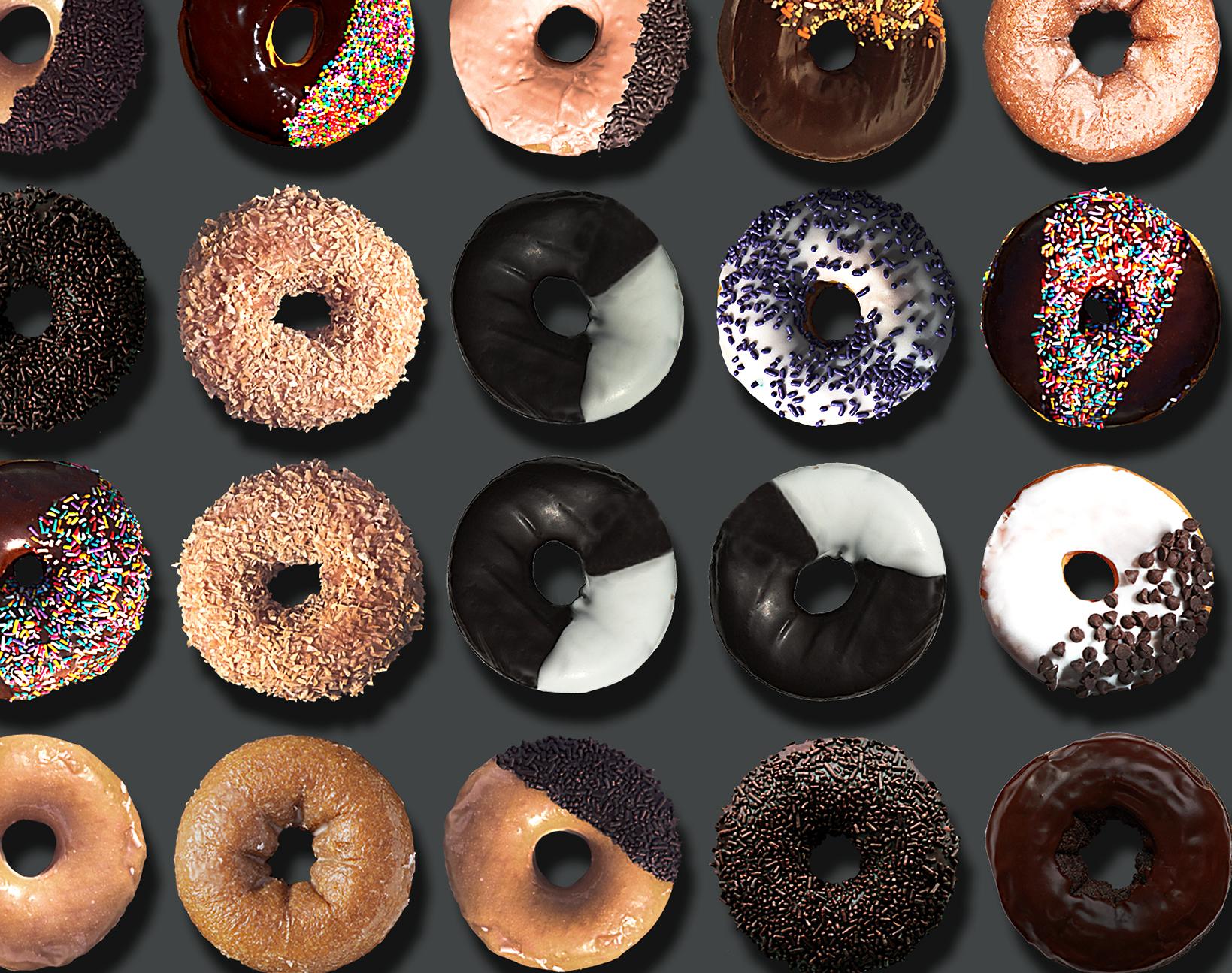 „Big Donuts at Tiffany's“ Großes fotografisches Arrangement von Donuts auf Leinwand im Angebot 1
