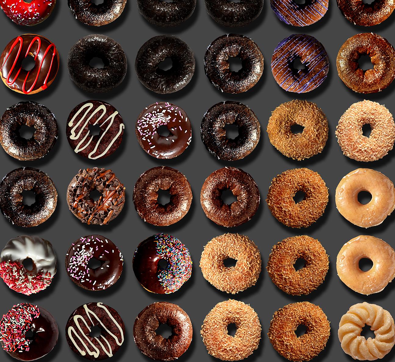 Vous avez lu les extraordinaires portraits de donuts de Candice CMC sur les médias sociaux du monde entier et nous sommes enthousiastes et fiers de représenter son travail.
J'ai inclus dans cette liste une image tirée de certains des médias sociaux