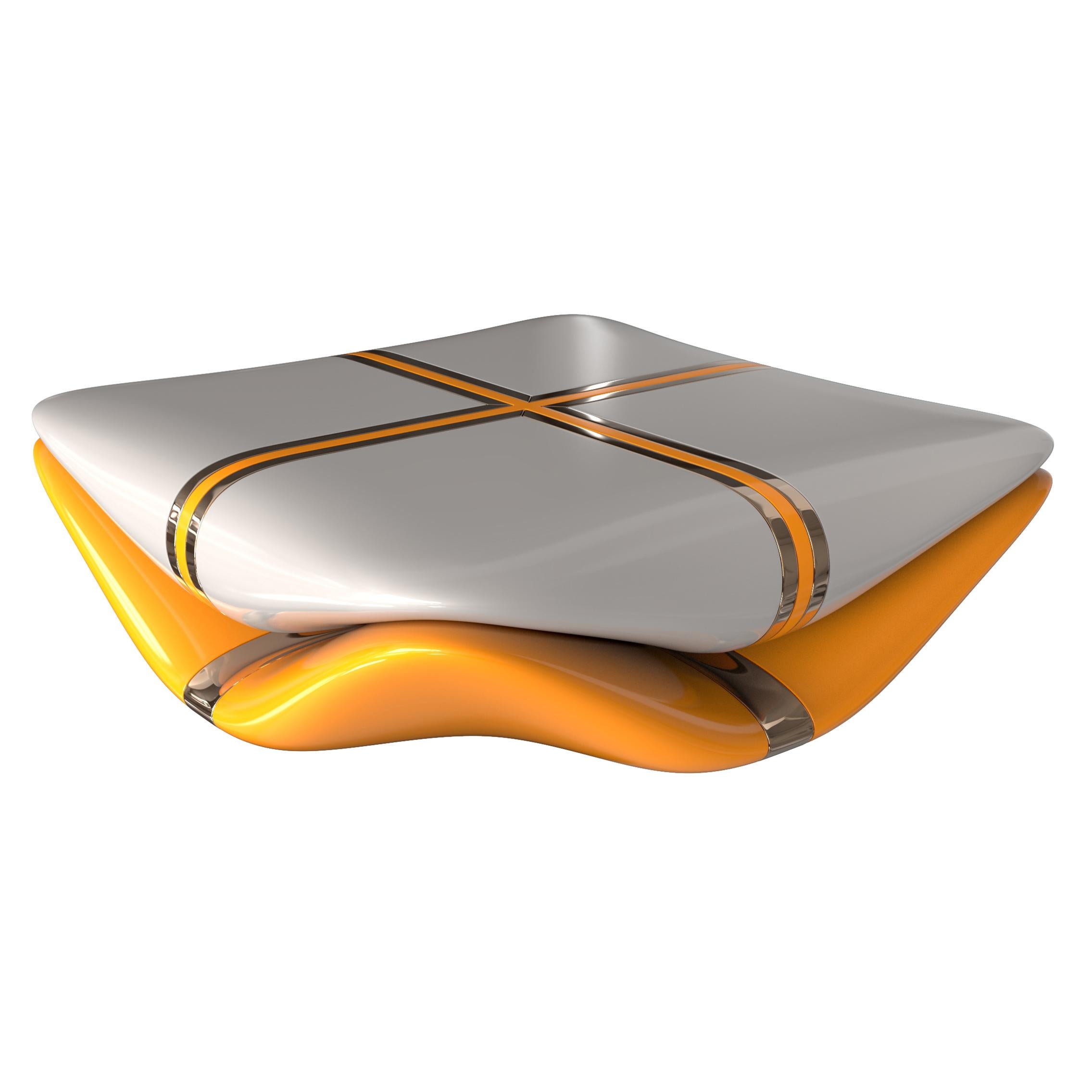 Turc Table basse Candice avec détails en acier inoxydable et bronze, Istanbul en vente
