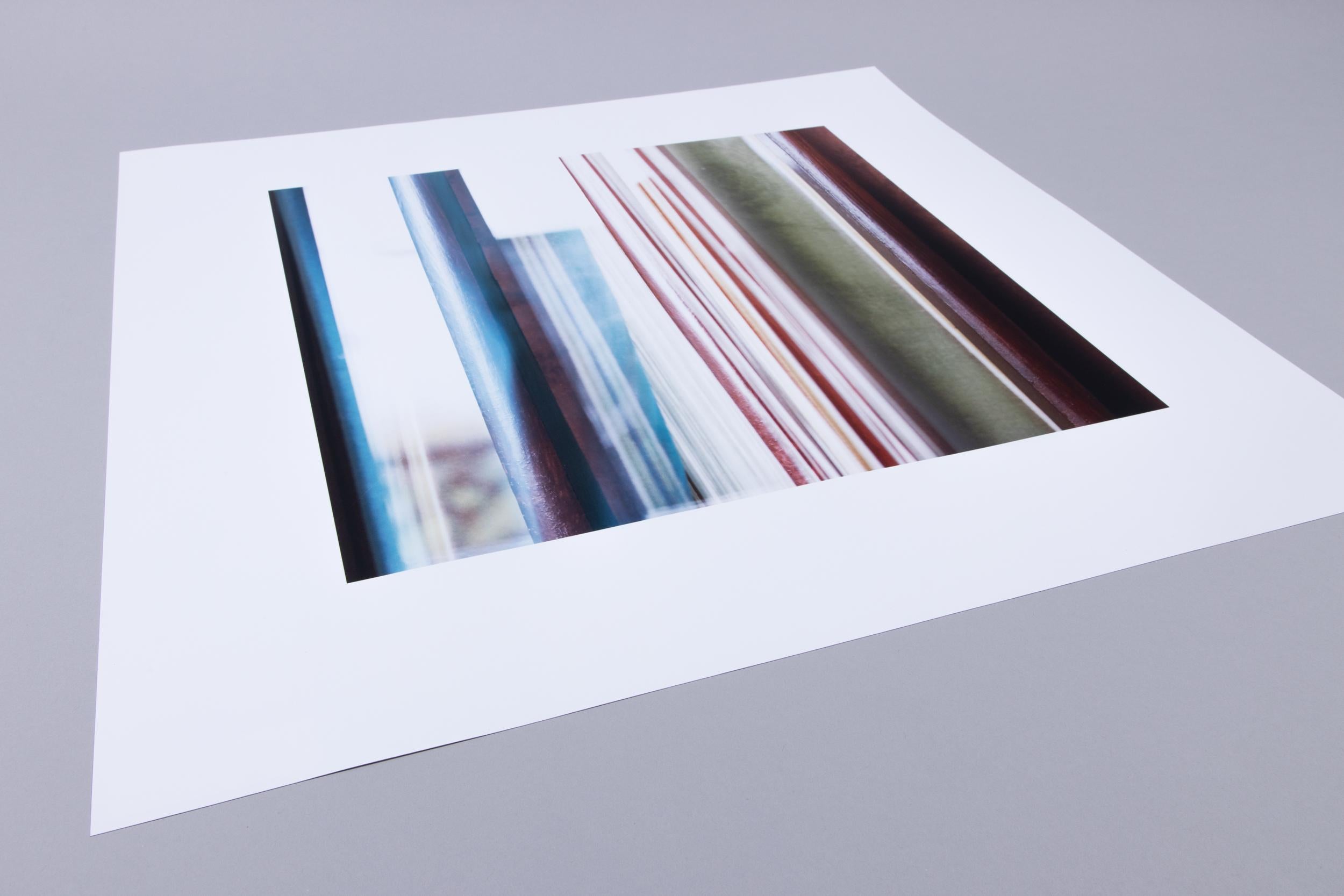 Candida Höfer, Madera coloreada: Fotografía firmada, Fotografía abstracta - Photograph de Candida Hofer