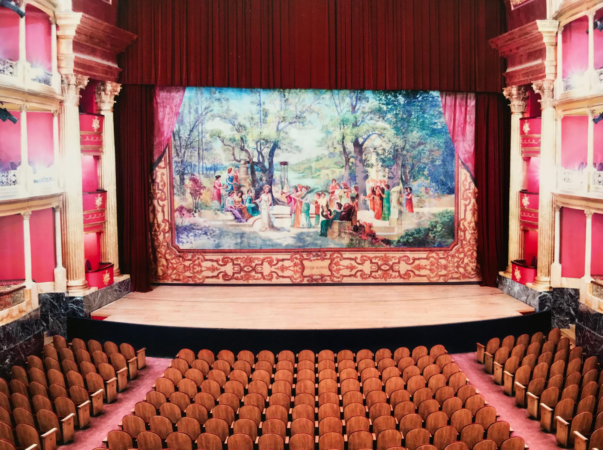 Candida Höfer, Teatro Degollado Guadalajara III, Contemporary Photograph, Signed - Gray Figurative Photograph by Candida Hofer