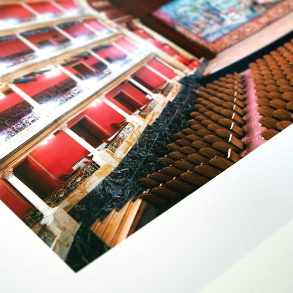Teatro Degollado Guadalajara III - Contemporary, Limitierte Auflage, Fotografie (Grau), Interior Print, von Candida Hofer