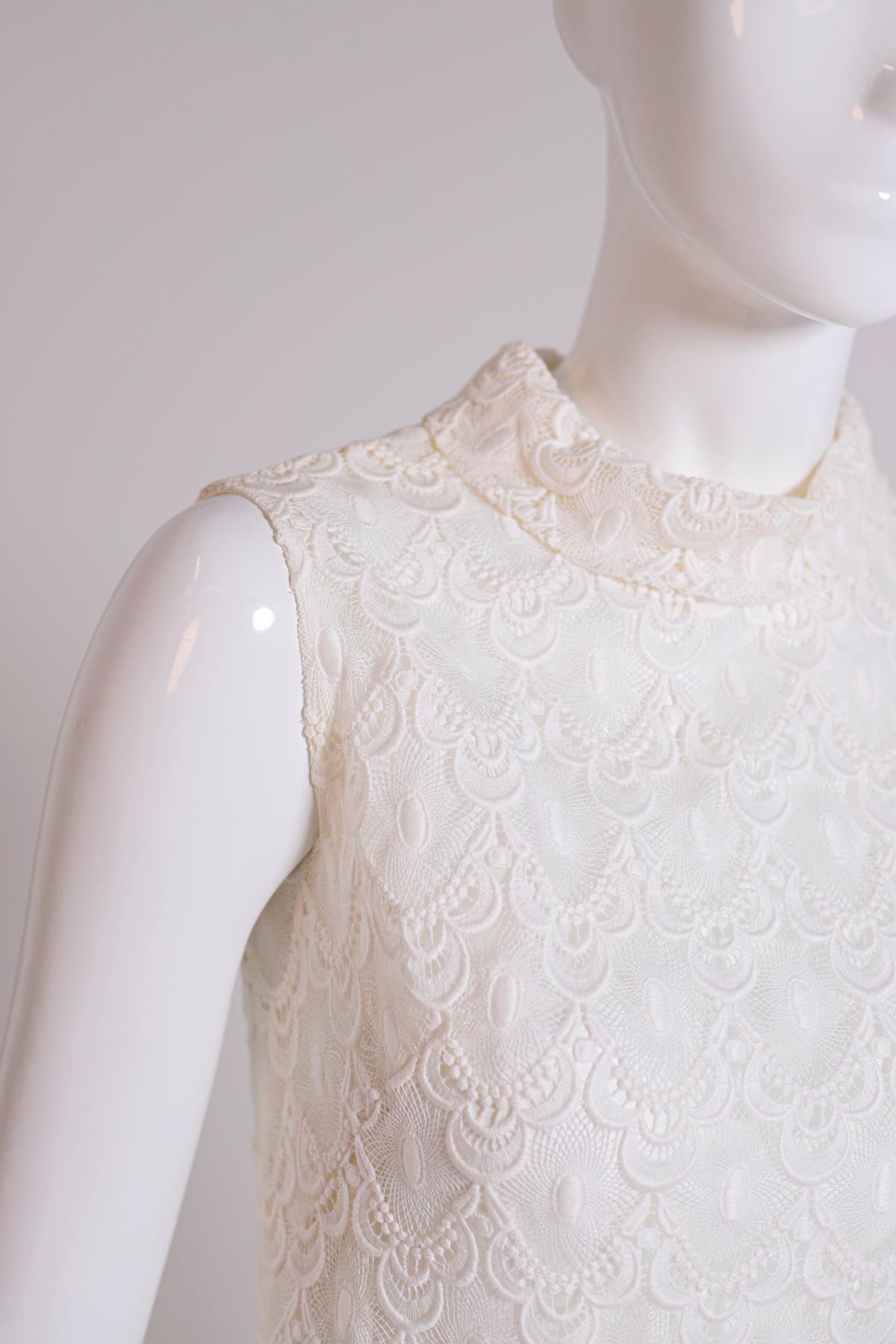 Women's Candide Vintage White Lace Dress For Sale