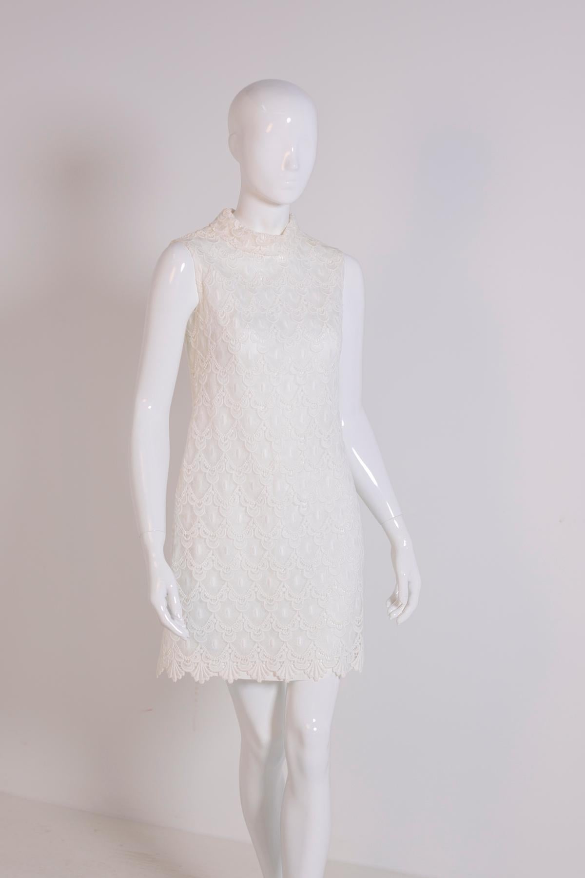 Candide Vintage White Lace Dress For Sale 3