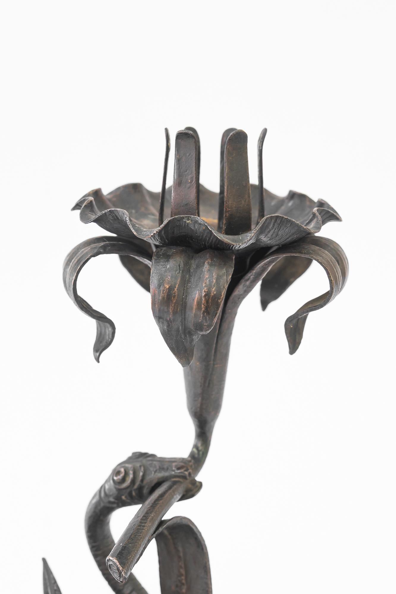 Candle holder and match holder cast iron snake and flower around 1908
Original condition