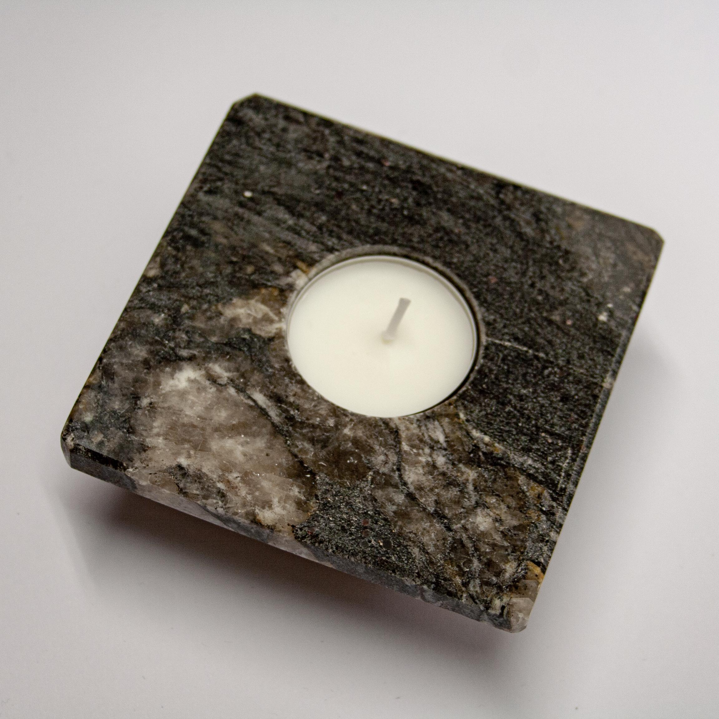 Candle Holder Black Granite White Quartz Geode Inlay Unique Mother’s Day Gift.
This decorative object is a marble candle holder is a unique piece as it is a piece of granite with a geode inside and visible on the surface of the candle holder. An
