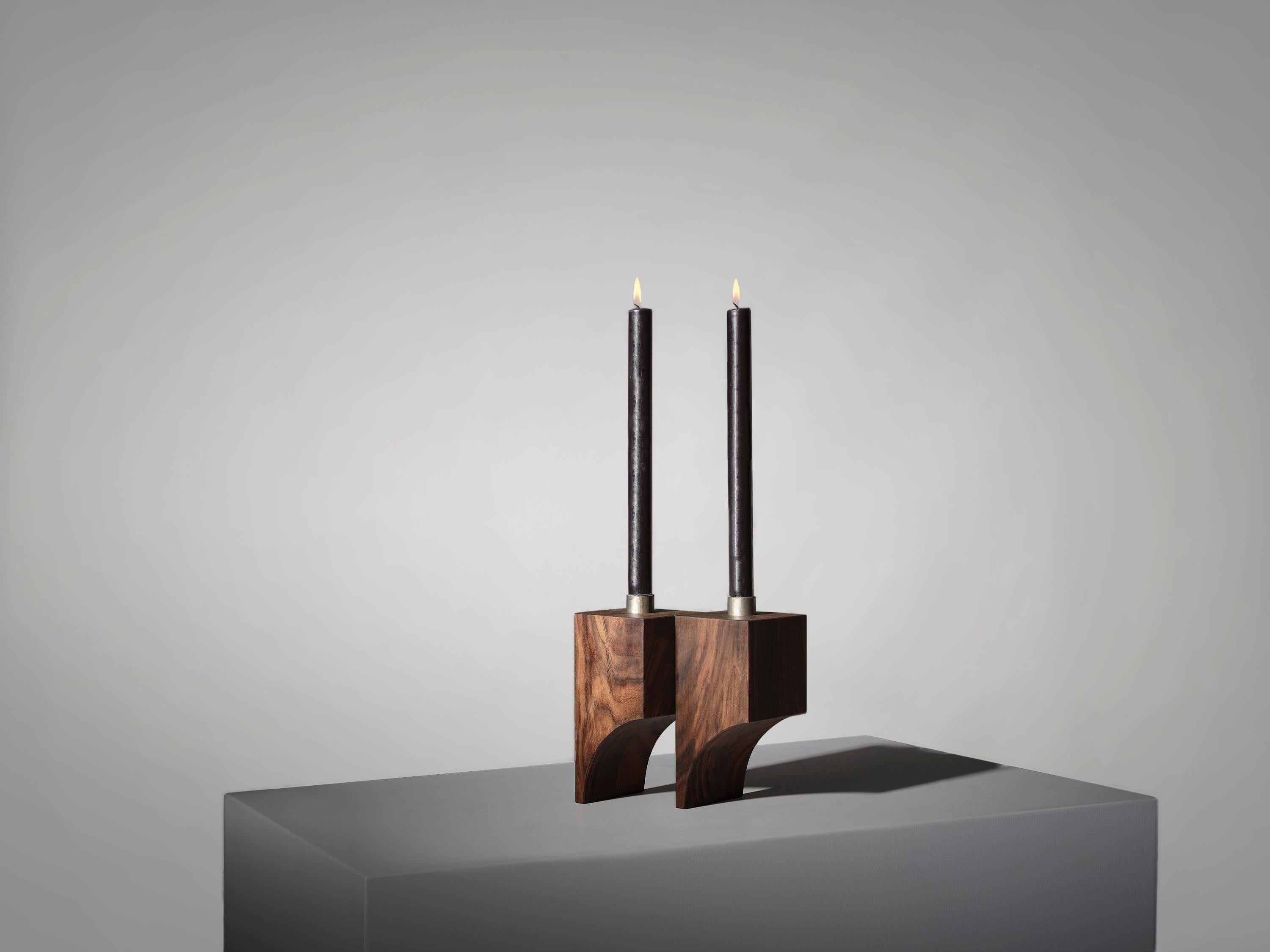 Bougeoir, fabriqué à la main à Amsterdam en noyer massif - Acer R:2 by Mokko en vente 1