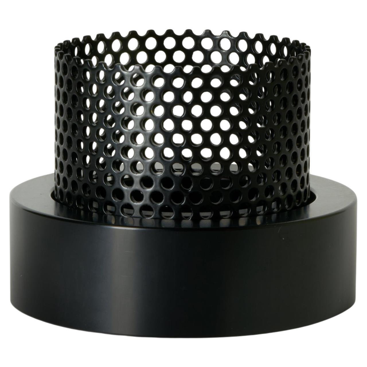 Portacandele "Perform Black" in alluminio fresato CNC e acciaio perforato in vendita