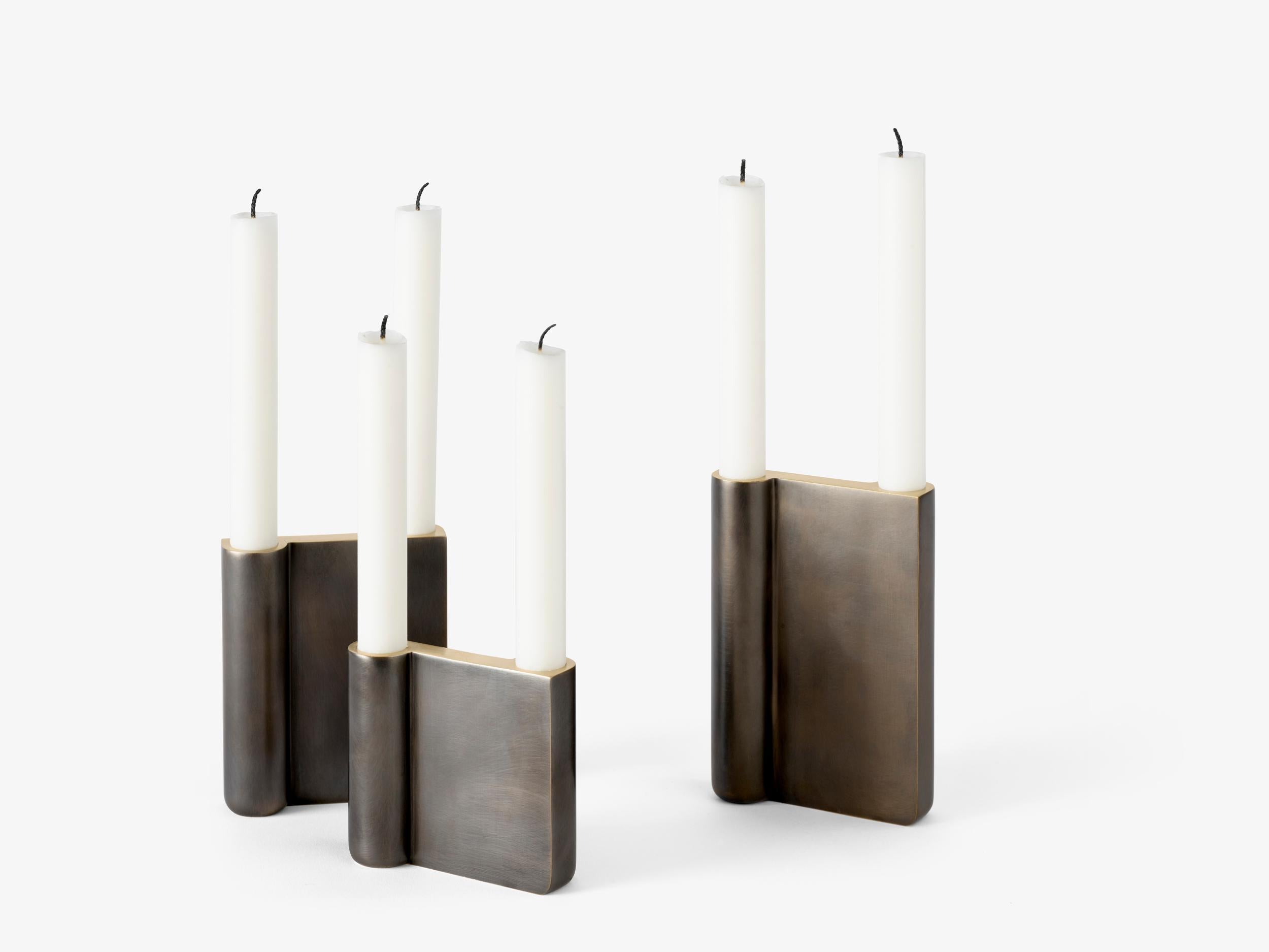 Effet bronze Porte-bougies SC40 en laiton bronzé, H13, design Space Copenhagen pour &Tradition en vente