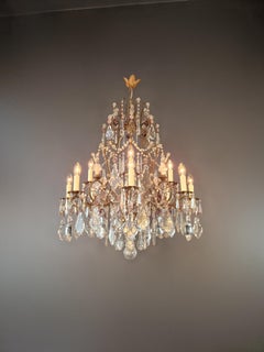 Traditioneller antiker Kerzenleuchter mit lila Kristall Art Deco