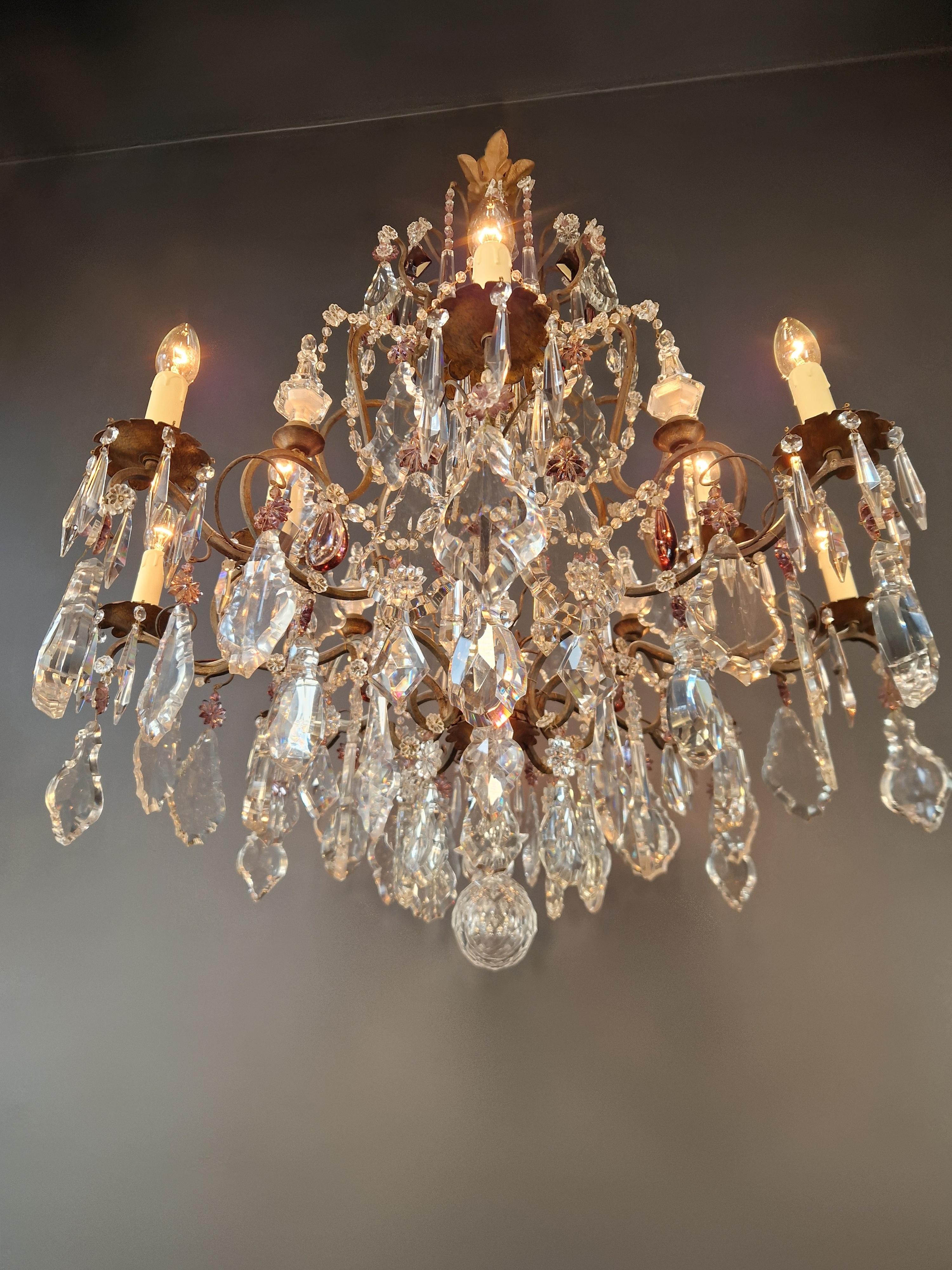 Europeo Lampadario tradizionale antico a candela con cristalli viola Art Deco in vendita