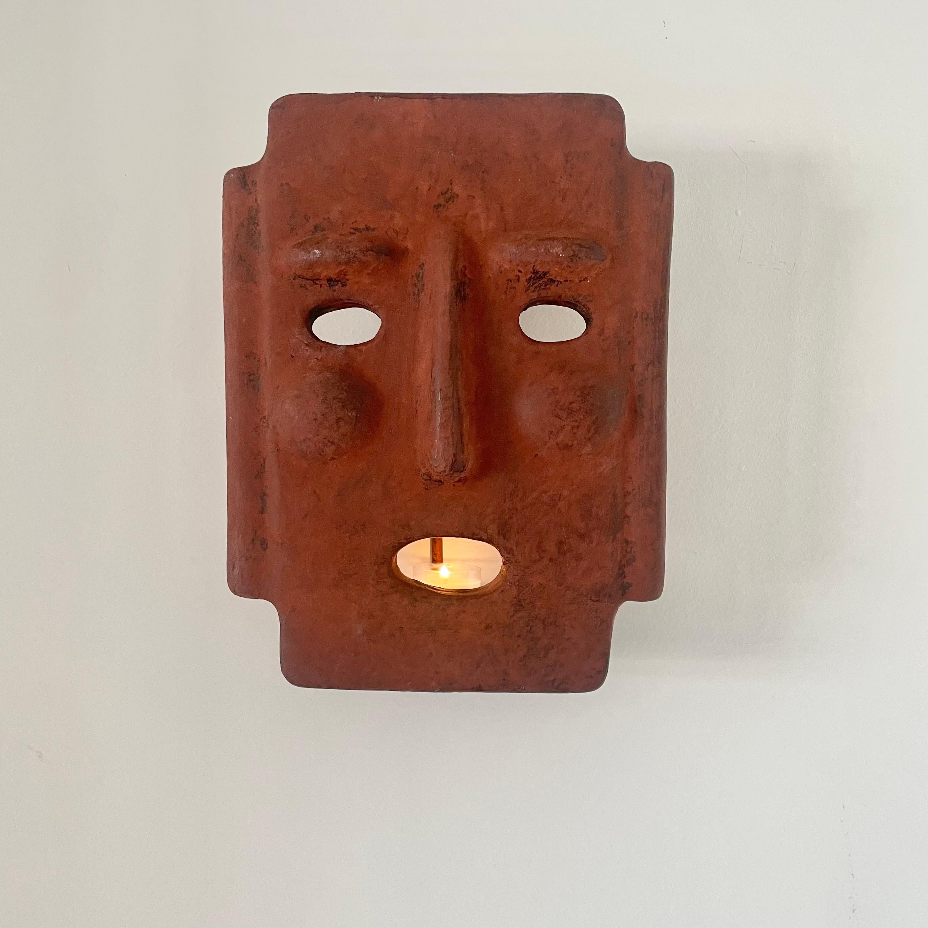 Kerzenbeleuchtete Maske Wandleuchter, 1960er Jahre Italien (Mexikanisch) im Angebot