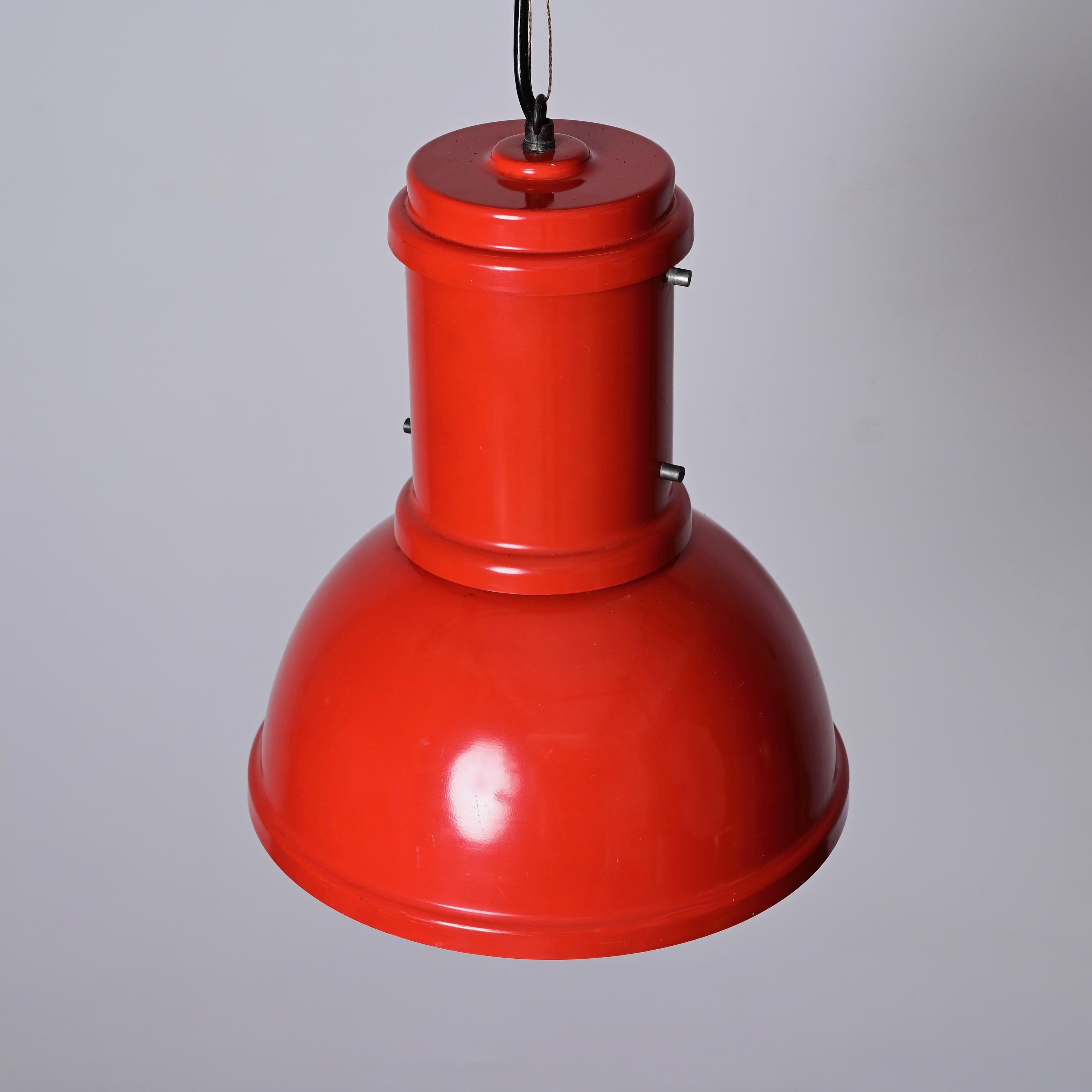 Lustre italien rouge du milieu du siècle 