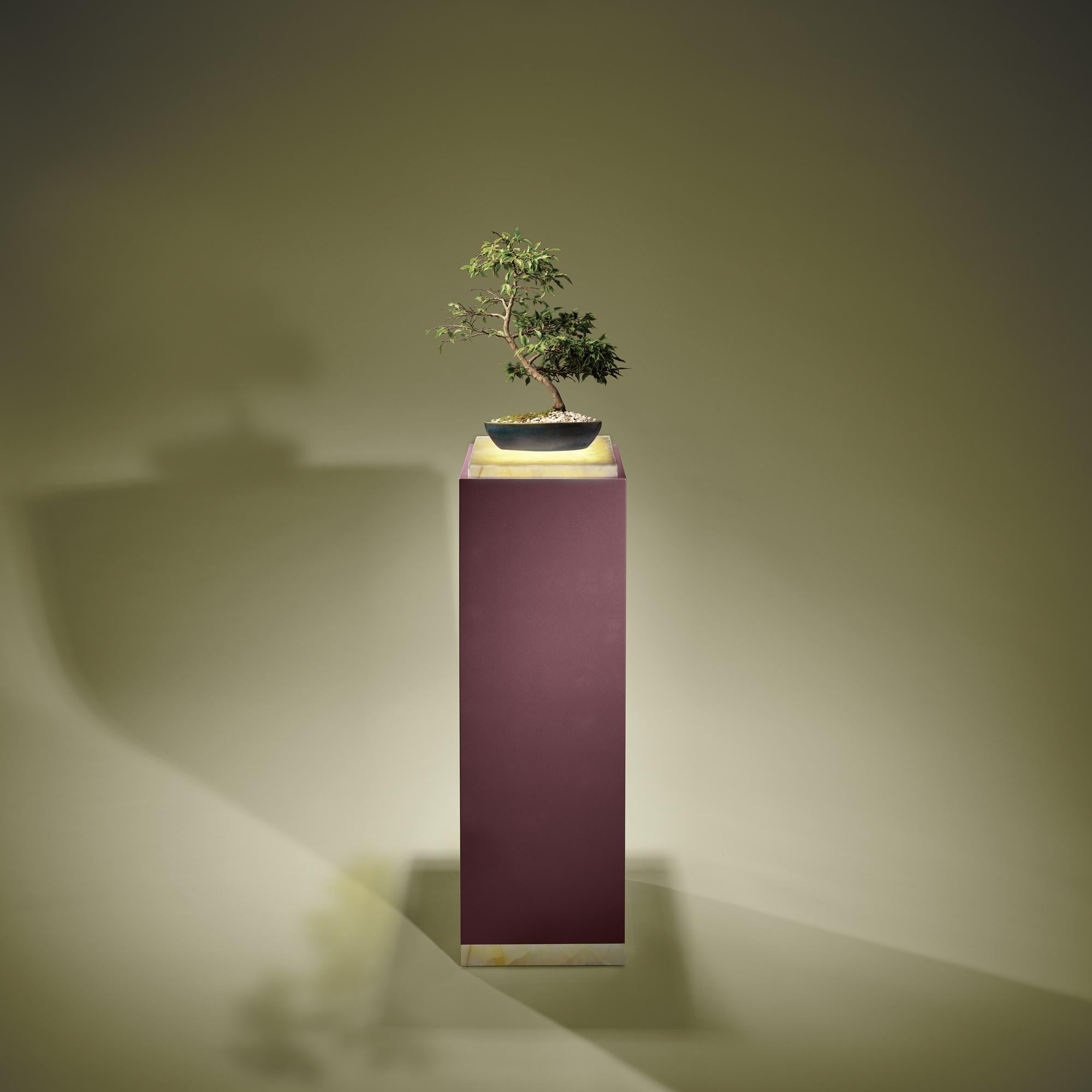 The Candle Pedestal Pièce contemporaine et personnalisable en laque avec plateau Ónix en vente 1