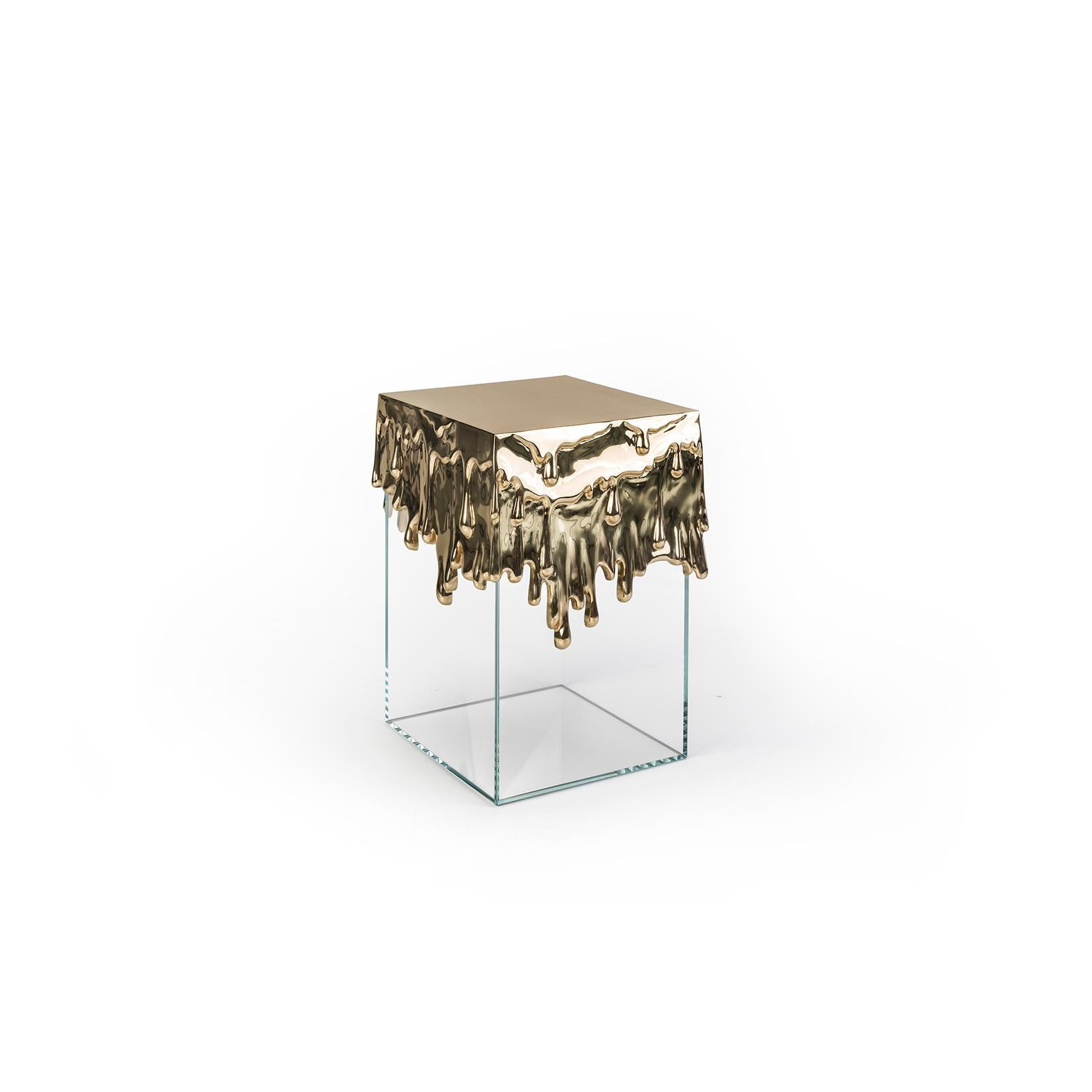Modern Art Candle Side Table in Polished Brass Cast and Glass Base, Metal Work In New Condition For Sale In Oporto, PT