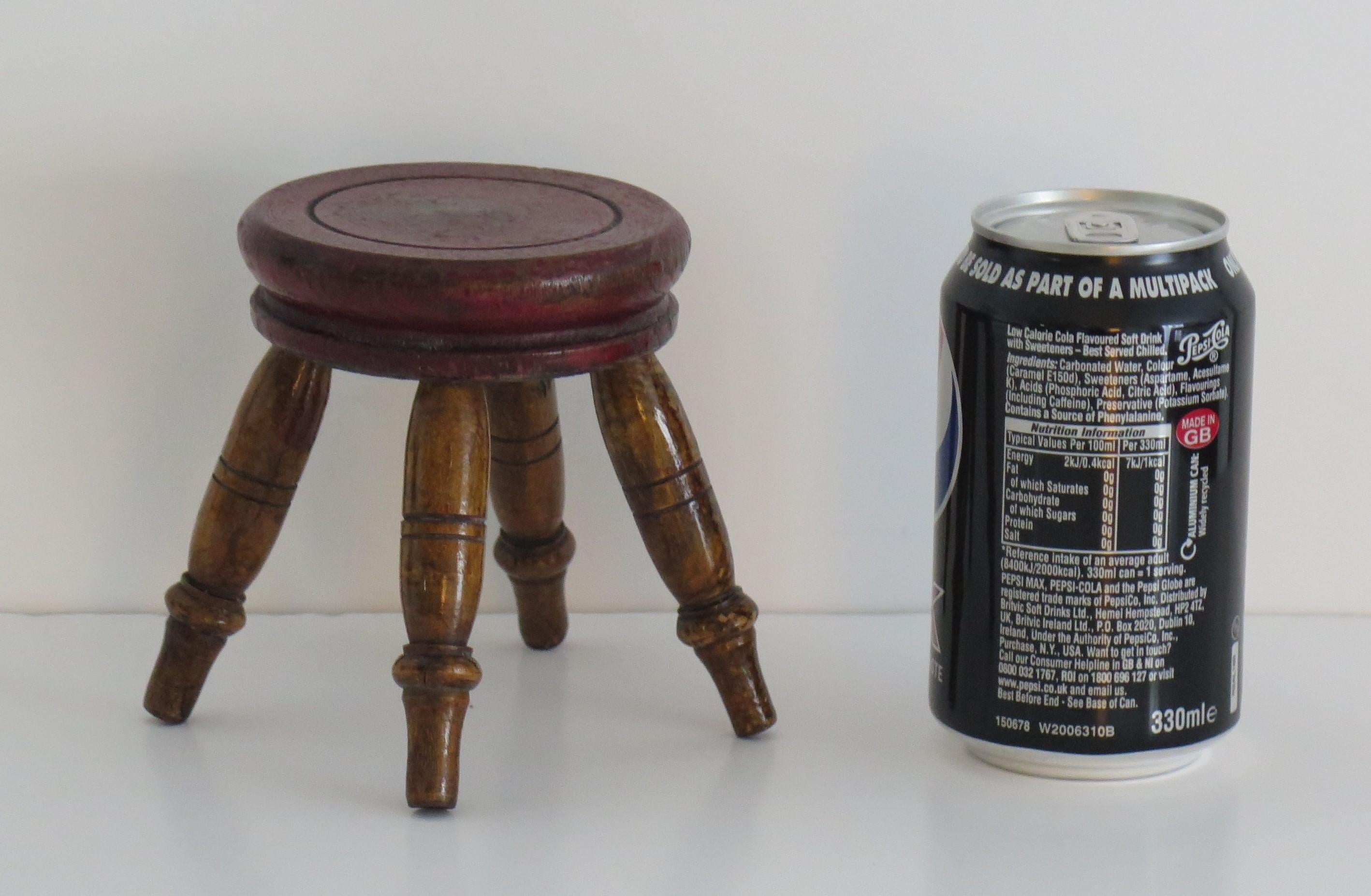Rare small Candle Stand or Miniature Stool Hand Turned Wood, English circa 1850 For Sale 4