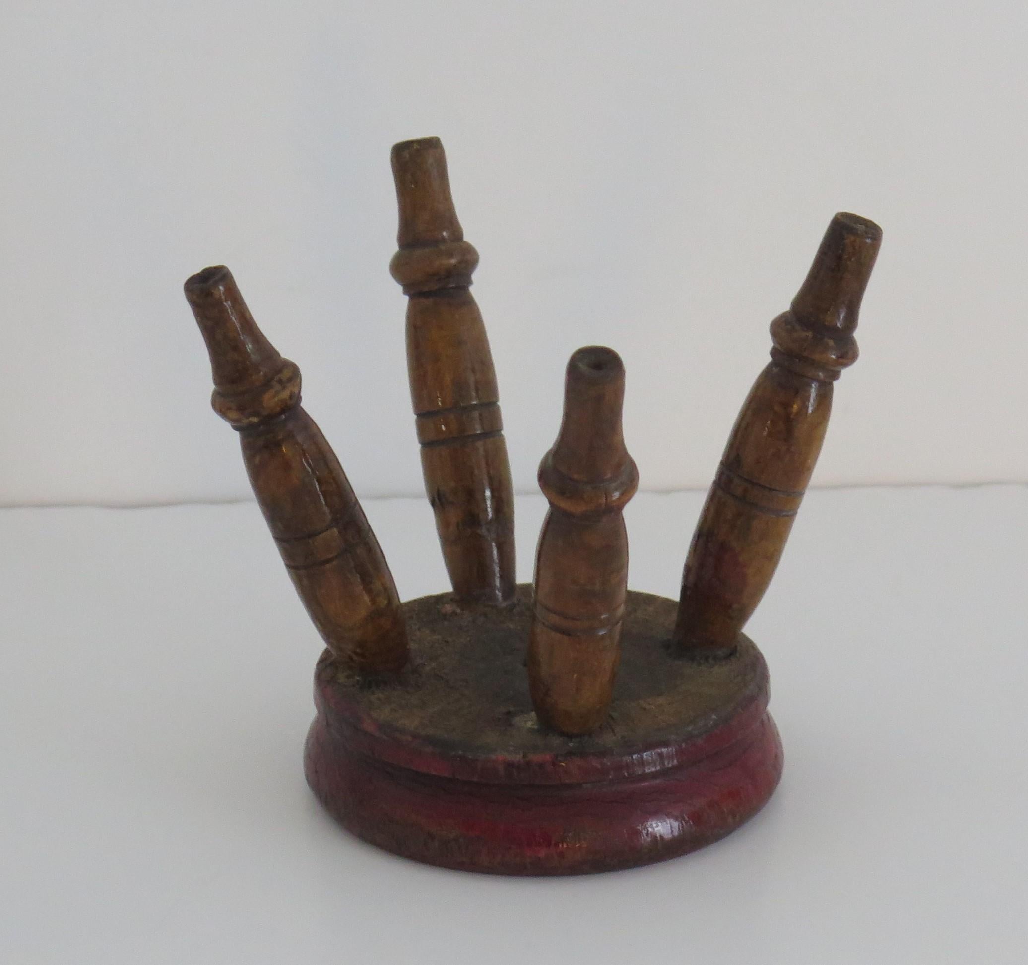 Tourné Rare petit Candle Stand ou Miniature Stool en bois tourné à la main, anglais circa 1850 en vente