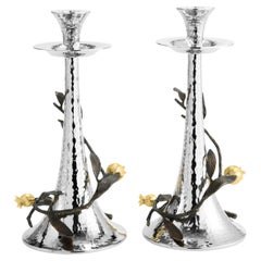 Kerzenhalter mit Granatapfeldekorationen, Silber, Oxidisiertes und vergoldetes Metall.