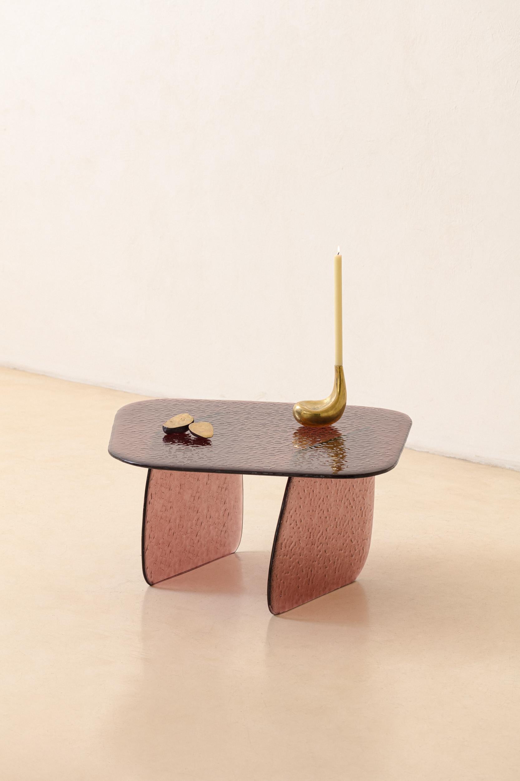 Polished solid bronze (4001).

