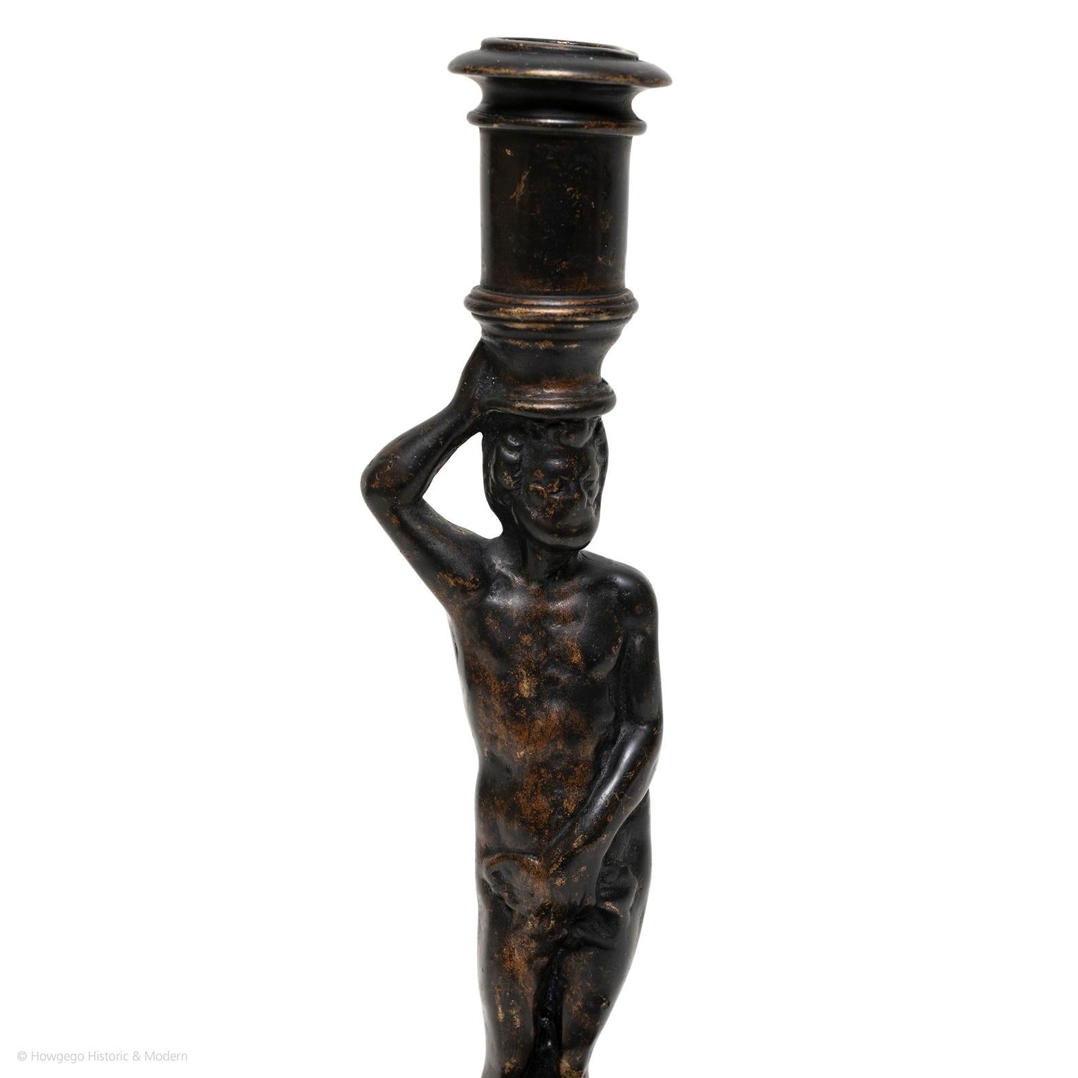 Kerzenständer Figurative Adam Messing Antiquarian Renaissance Manner 28.5cm 11 hoch im Zustand „Gut“ im Angebot in BUNGAY, SUFFOLK