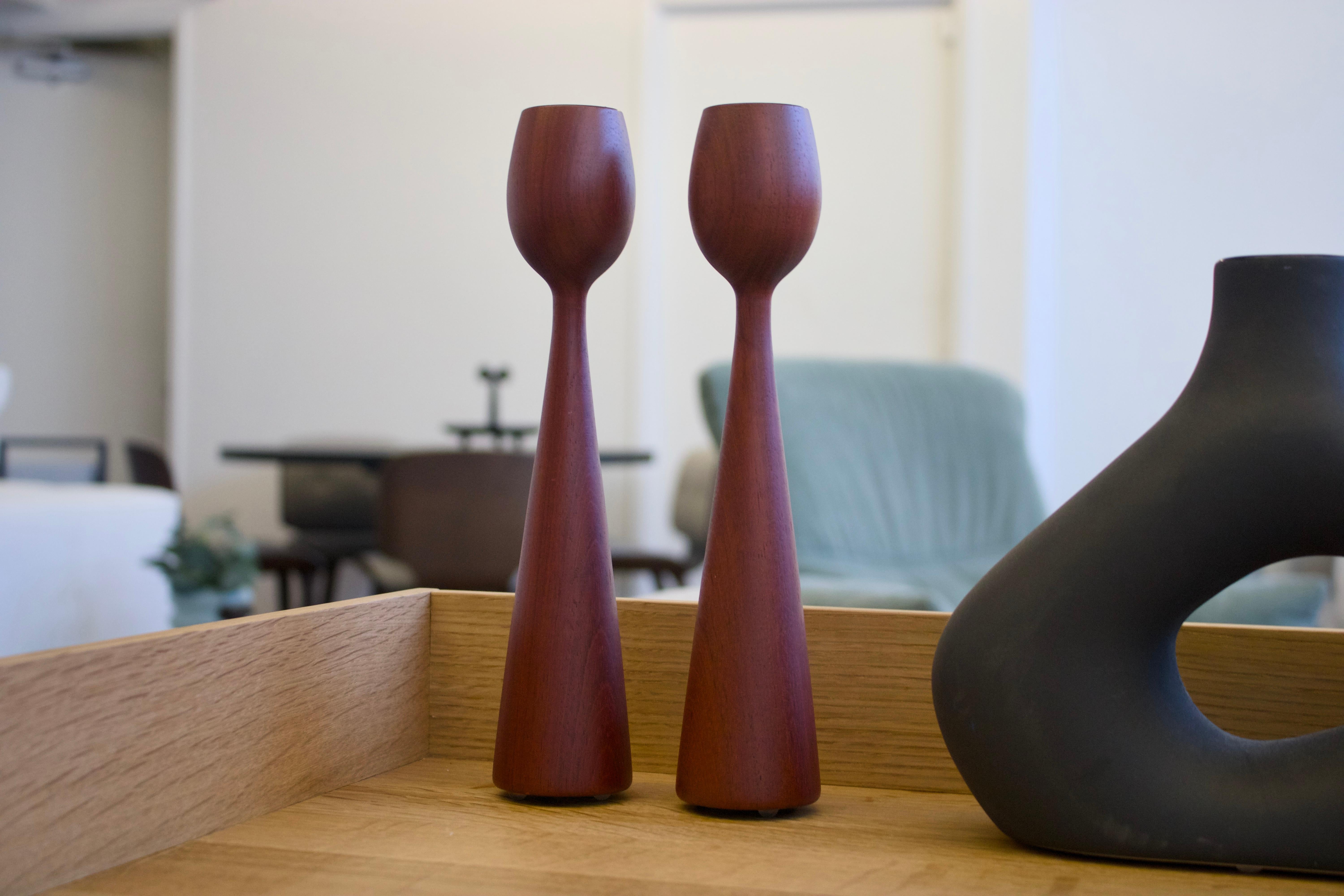 Portavelas, pareja, madera de teca danesa moderna de mediados de siglo en venta 2