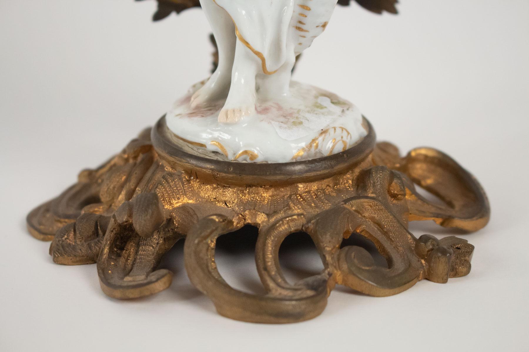 Candlestick in Ancient Porcelain and Gilded Metal, 19th Century In Good Condition In Saint-Ouen, FR